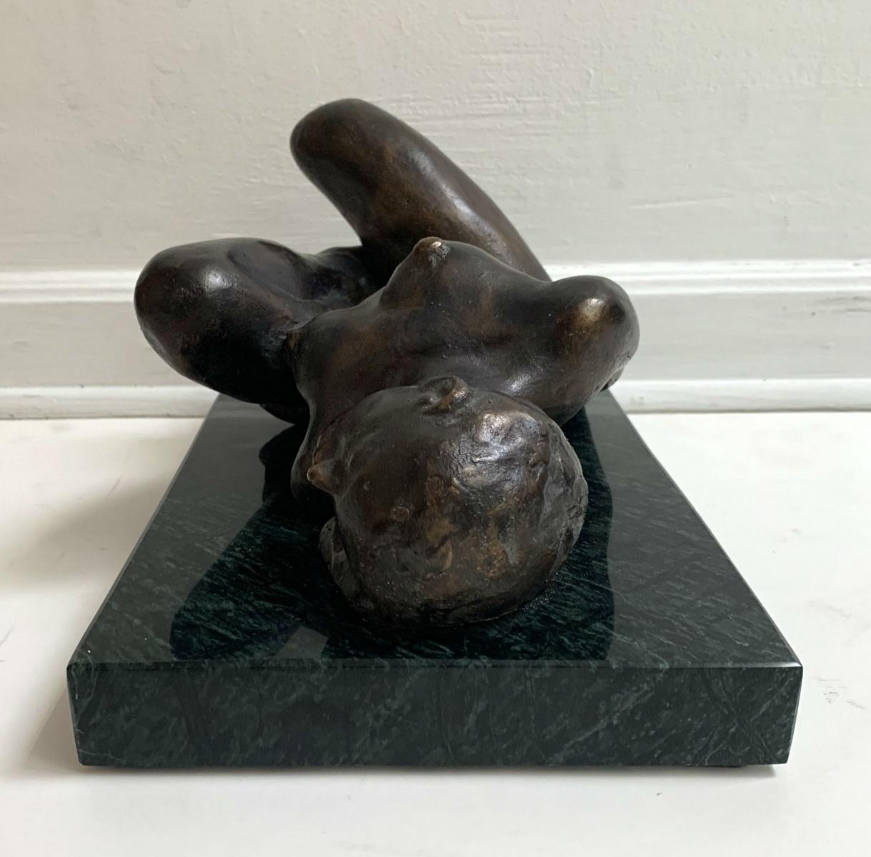 Woman - XXI century Contemporary figurative bronze sculpture, Classical, Realism - Gold Nude Sculpture by Ryszard Piotrowski