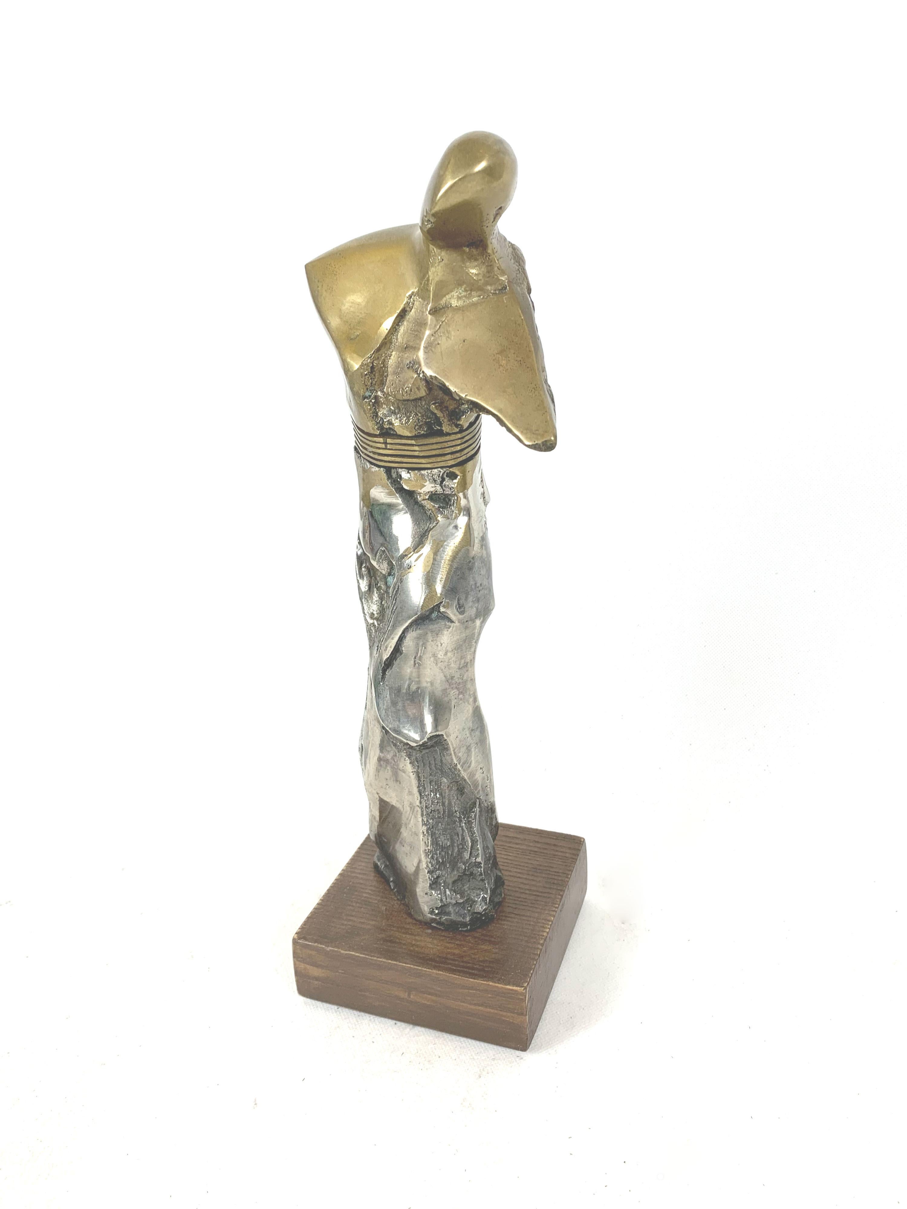 Charakter – Zeitgenössische Messing-Skulptur:: figürlich und abstrakt – Sculpture von Wieslaw Janasz