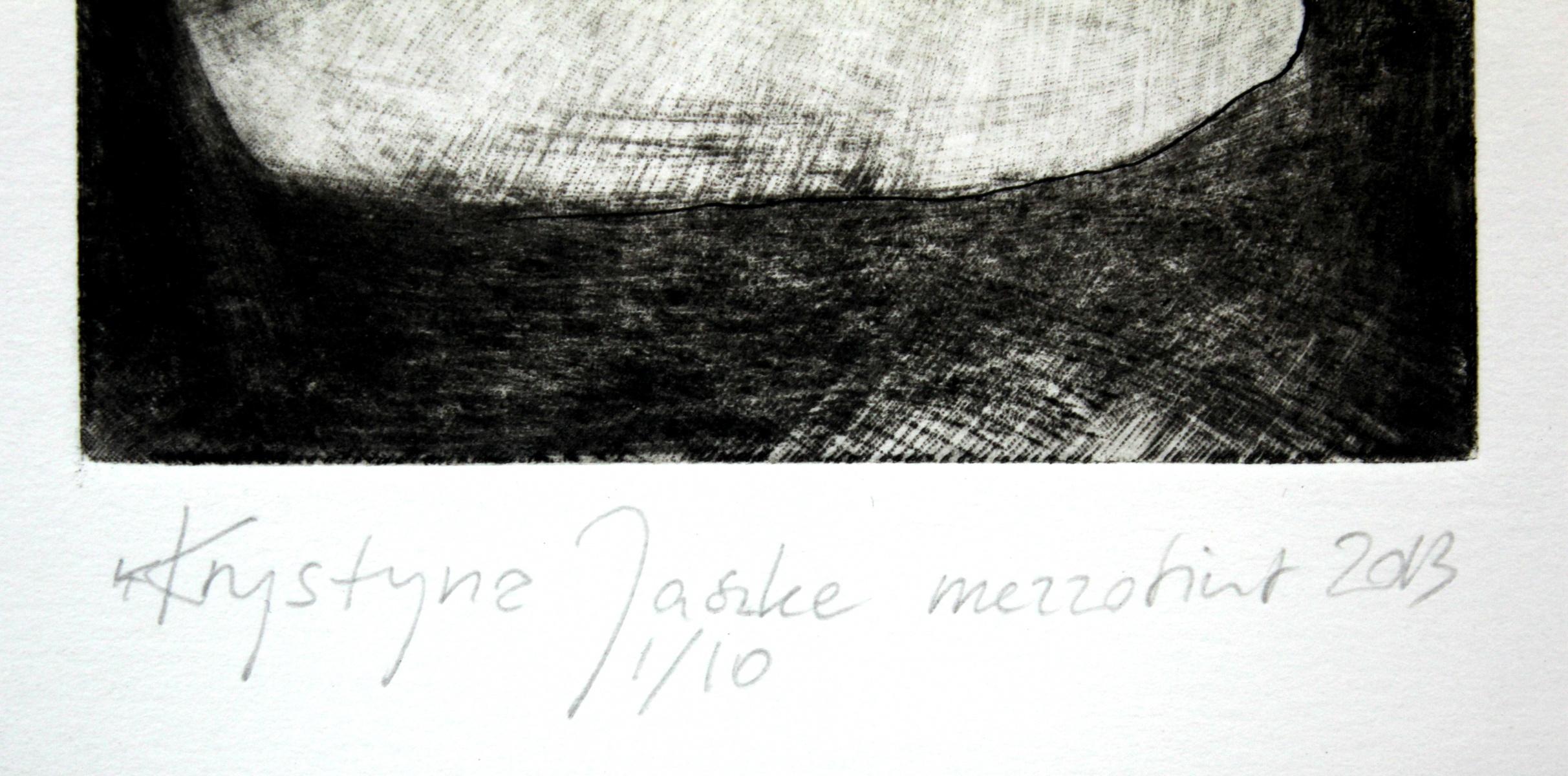 Mit einem Chameleon – 21. Jahrhundert, zeitgenössischer figurativer Druck, Schwarz-Weiß (Sonstige Kunststile), Print, von Krystyna Jaszke