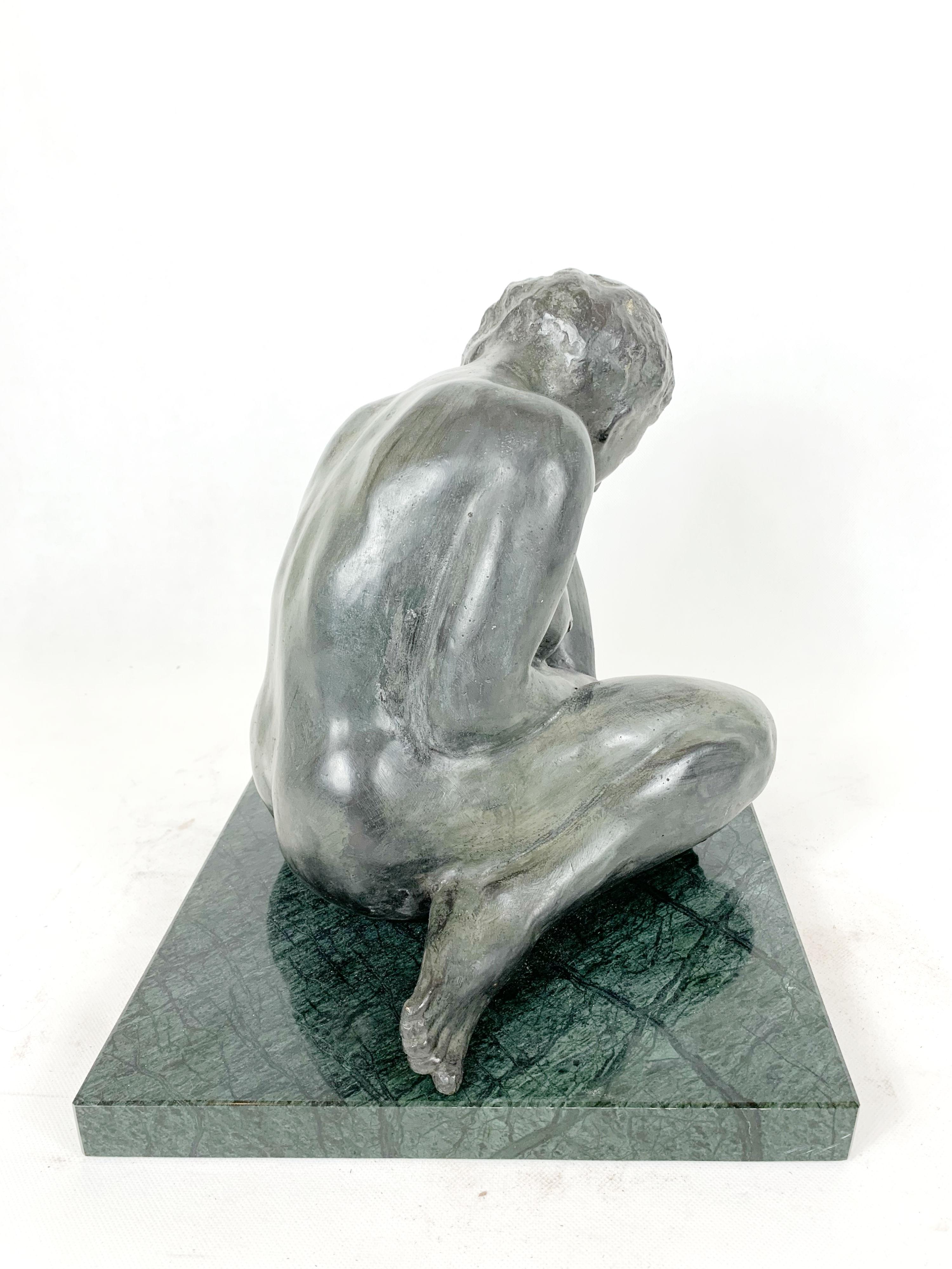 Woman – 21. Jahrhundert Zeitgenössische figurative Bronzeskulptur, klassisch, Realismus im Angebot 1