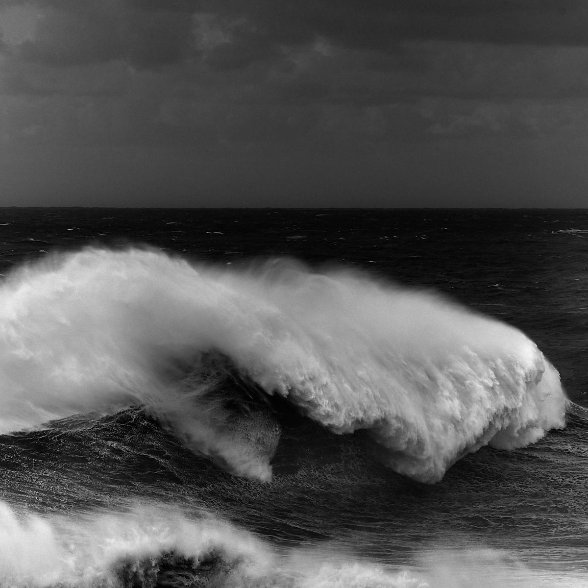 Alessandro Puccinelli Abstract Photograph - Mare #350