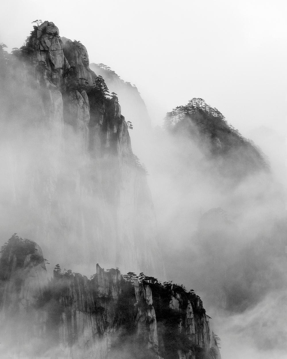 Alexandre Manuel Black and White Photograph - Zhangjiajie 7, China Lansdcape