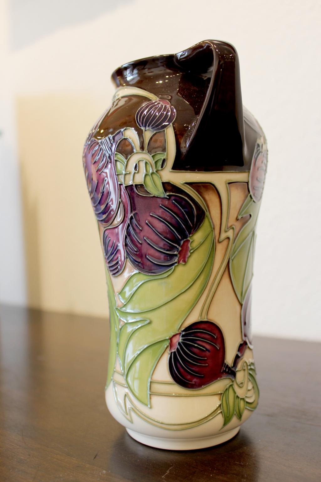 Vase forme de figue  - 85 New Wave Art par Moorcroft 