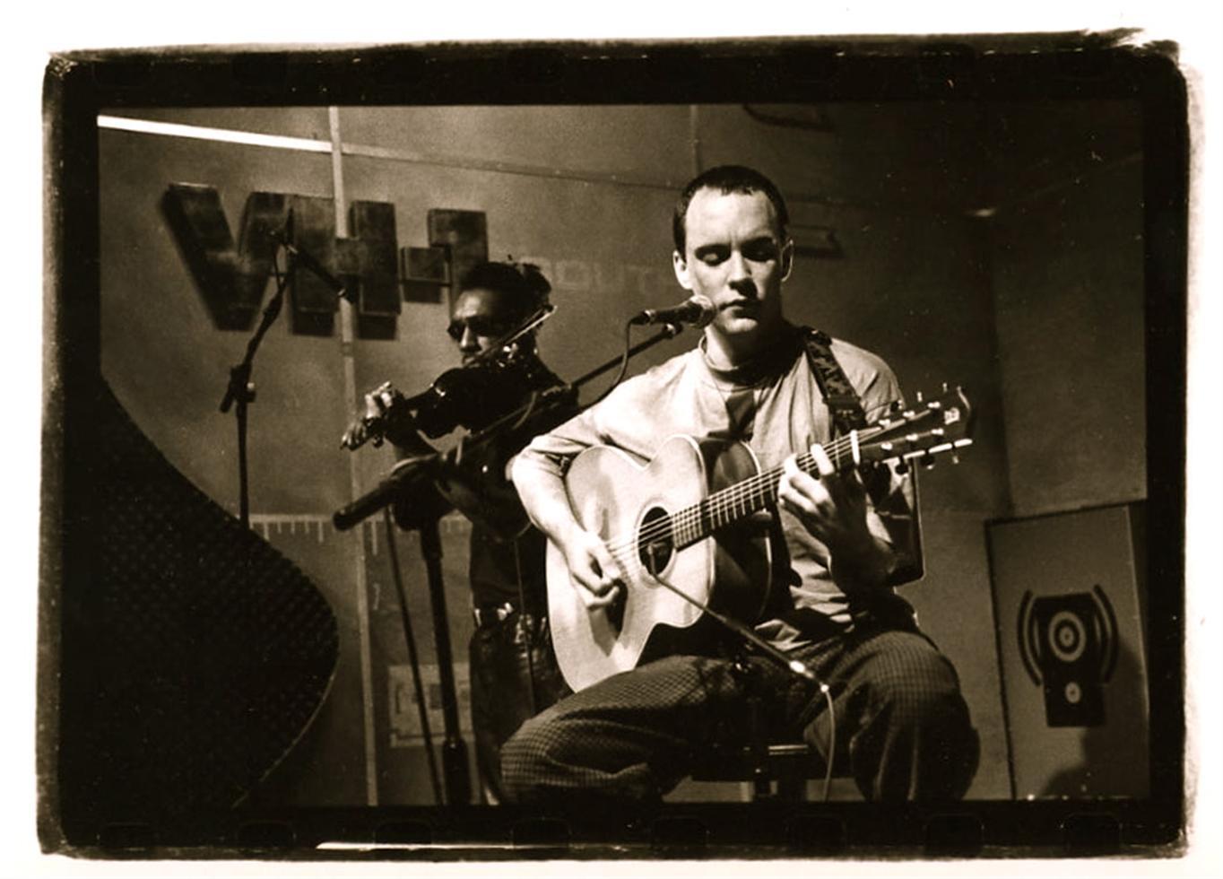 Sam Erickson Black and White Photograph – Dave Matthews, Boyd Tinsley VH1 London