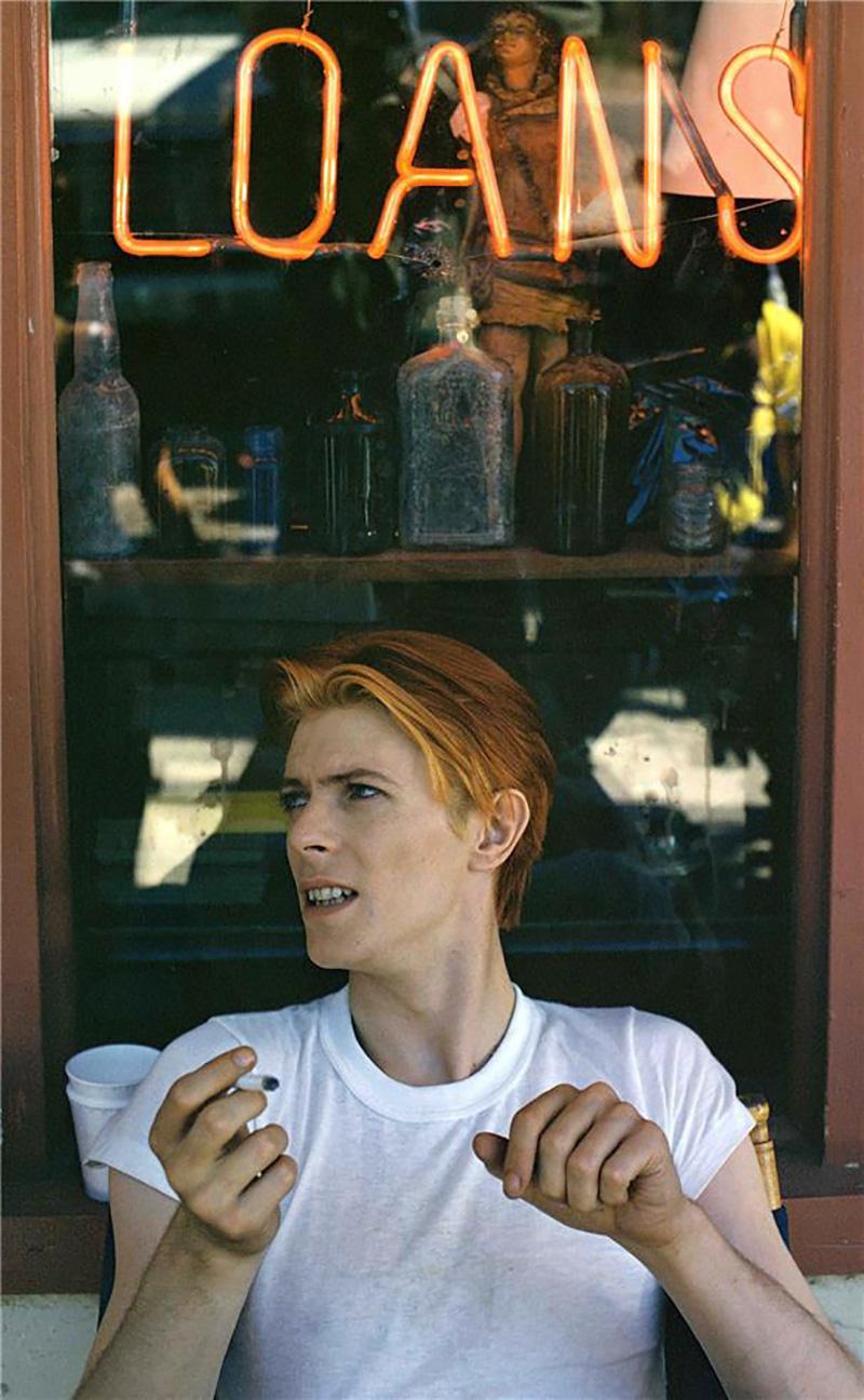 Geoff MacCormack Color Photograph – David Bowie, New Mexico