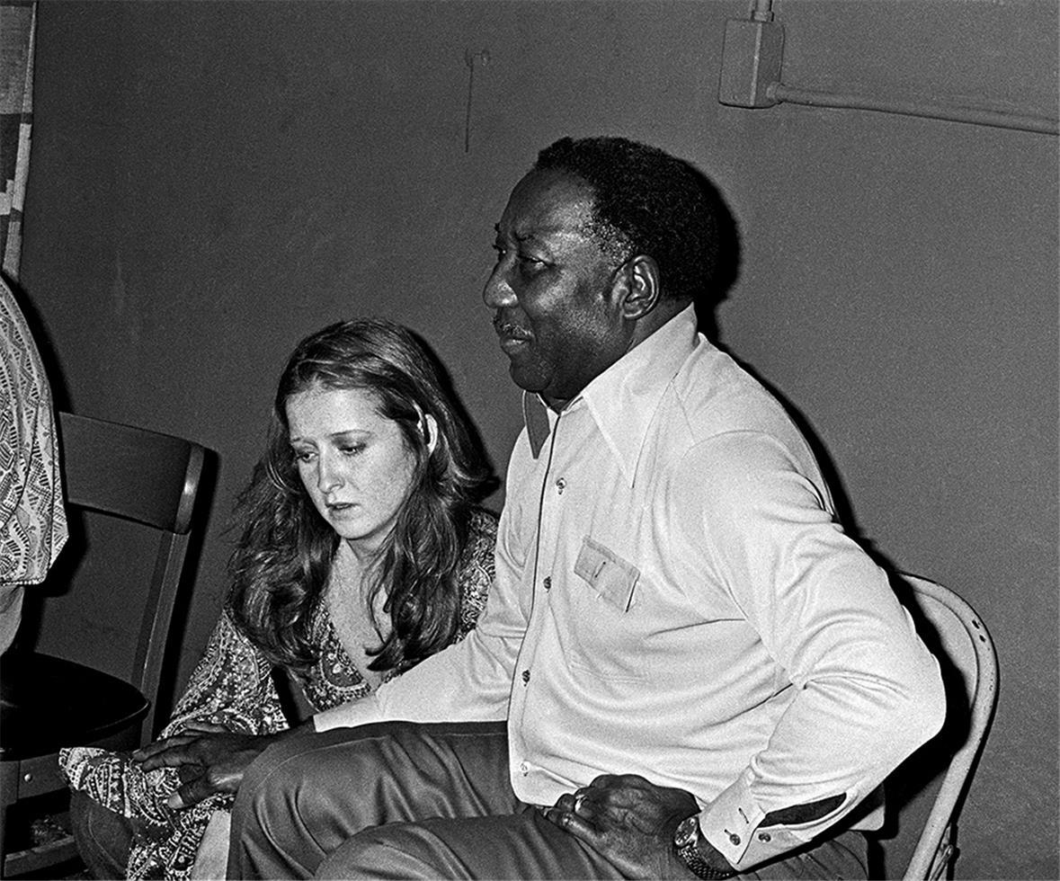  Charlyn Zlotnik Black and White Photograph - Muddy Waters and Bonnie Raitt