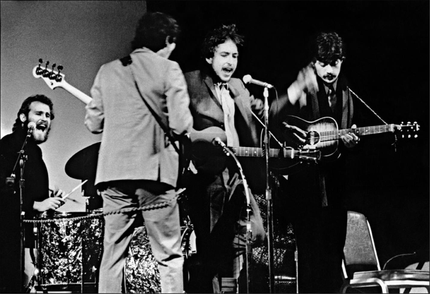 Elliott Landy Black and White Photograph - Bob Dylan and The Band, Woody Guthrie Memorial Concert, Carnegie Hall, 1968