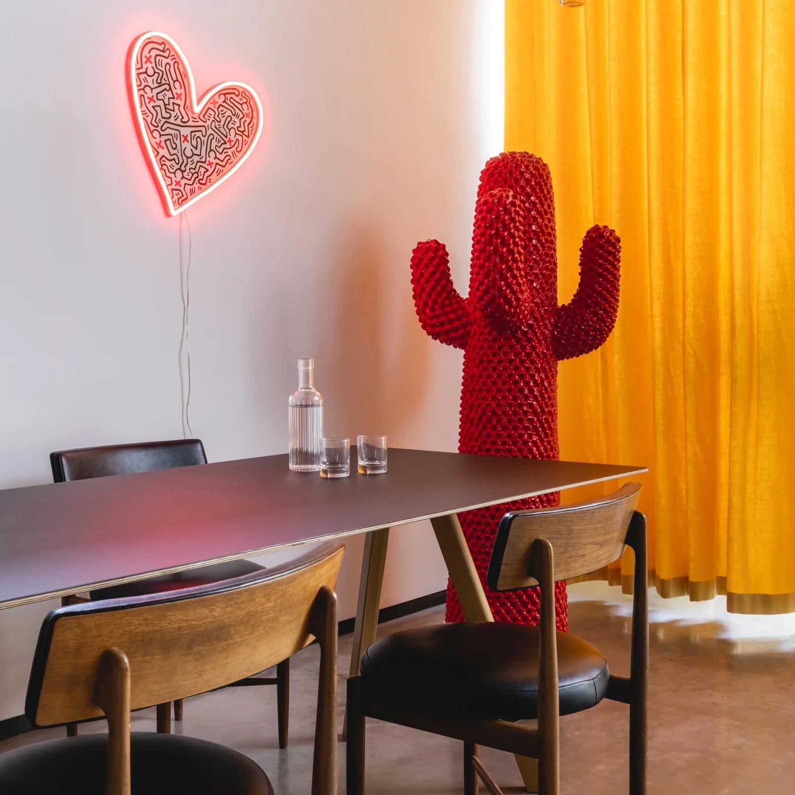 KEITH HARING - Dance Love YP x Keith Haring Design Neon LED Lamp. Pop Art For Sale 4