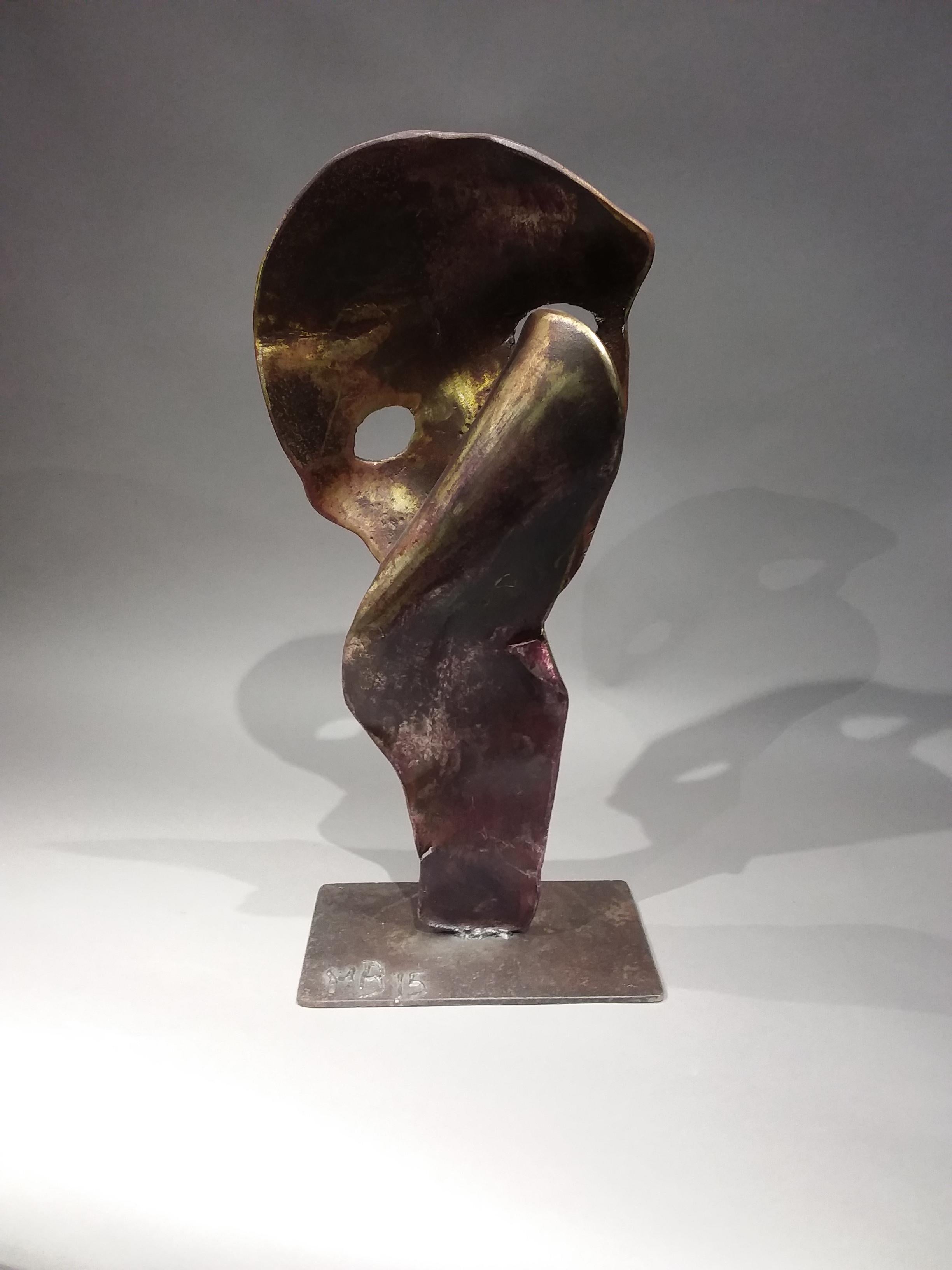 Fold - Haude Bernab, 21. Jahrhundert, Zeitgenössische Metallskulptur, figürliche Kunst (Schwarz), Figurative Sculpture, von Haude Bernabé