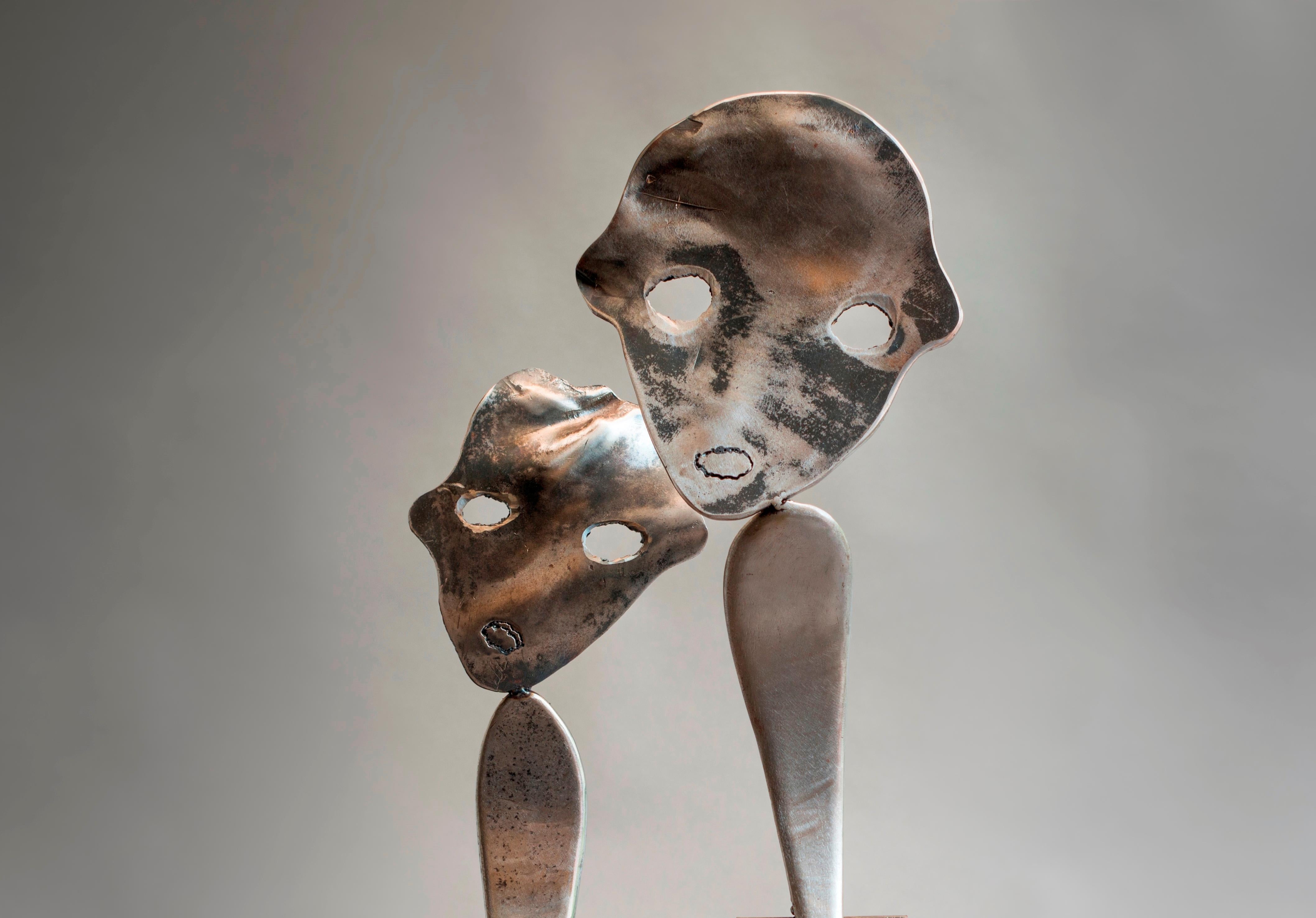 Twins - Haude Bernab, 21. Jahrhundert, Zeitgenössische Metallskulptur, Figur (Grau), Abstract Sculpture, von Haude Bernabé