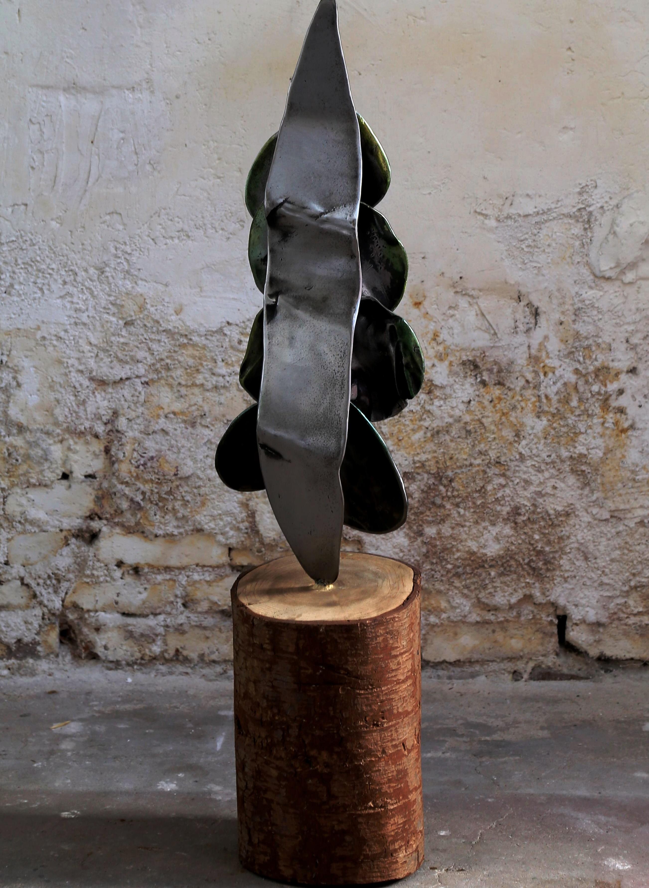 Insomnia - Haude Bernab, 21. Jahrhundert, Zeitgenössische Metallskulptur, Figur (Braun), Abstract Sculpture, von Haude Bernabé