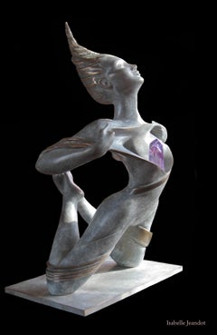 "Be !", Figurative Bronze Sculpture Nude Woman of Sacred Alchemy with Amethyst
