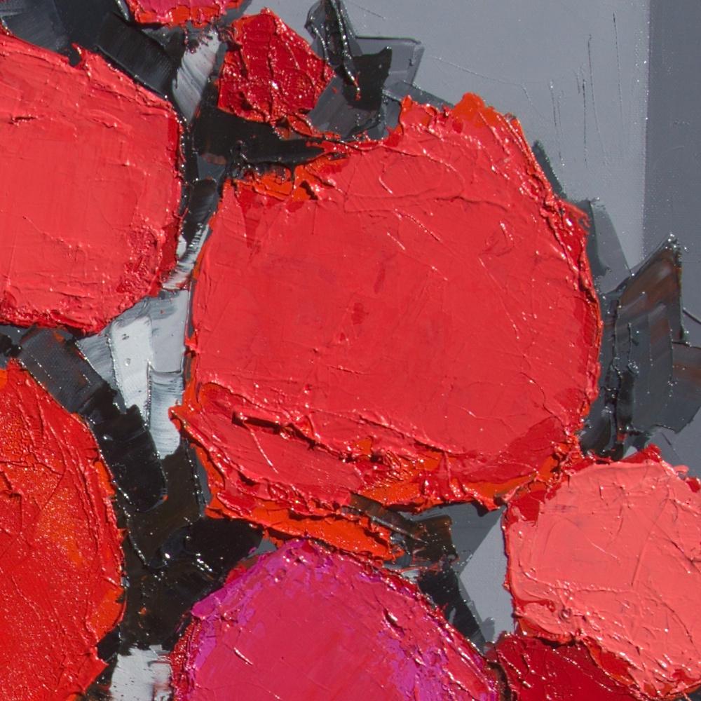 „Red Sparkle“ („roter Glanz“):: roter Blumenstrauß auf grauem Hintergrund:: Ölgemälde 5