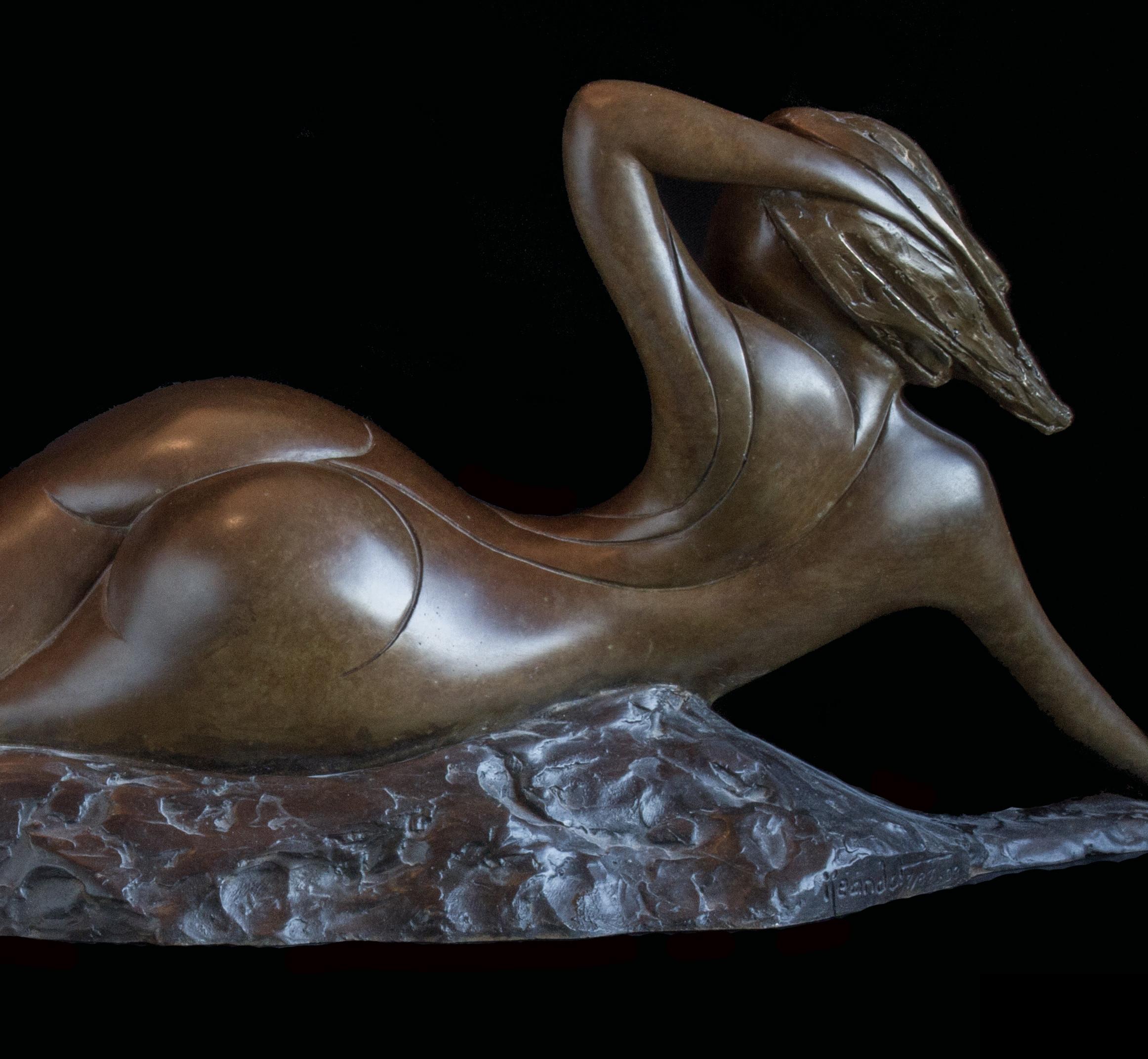 Diese Bronze von Isabelle Jeandot ist ein Exemplar aus einer limitierten Serie von zwölf Originalskulpturen und wird mit dem Echtheitszertifikat der Gießerei geliefert.

Die Künstlerin Isabelle Jeandot ist eine leidenschaftliche Anhängerin des