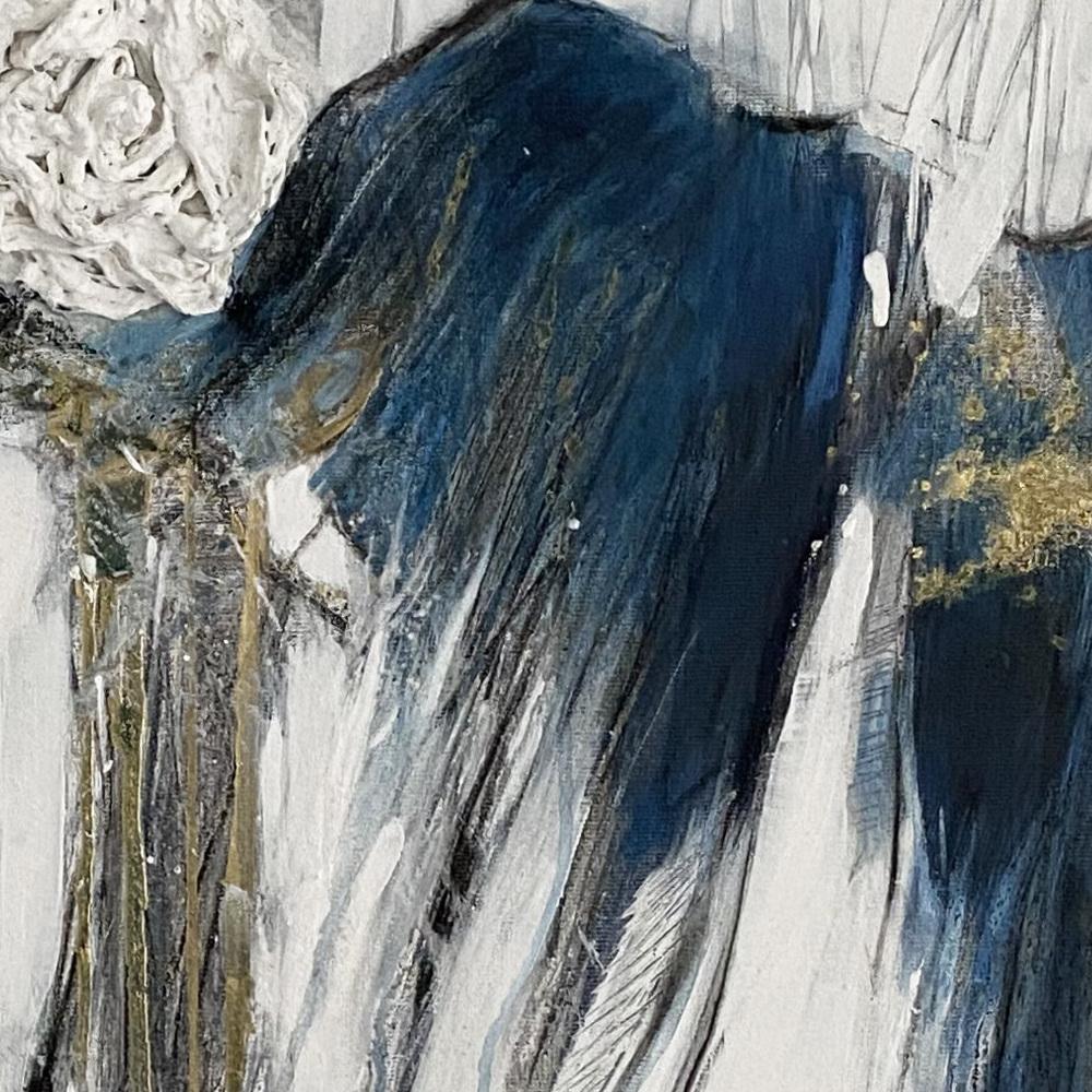 Abstrakt-expressionistisches Gemälde „ Of Rose & Flight“, Weiß, Ozeanblau, Gold (Grau), Landscape Painting, von Annie Tremsal