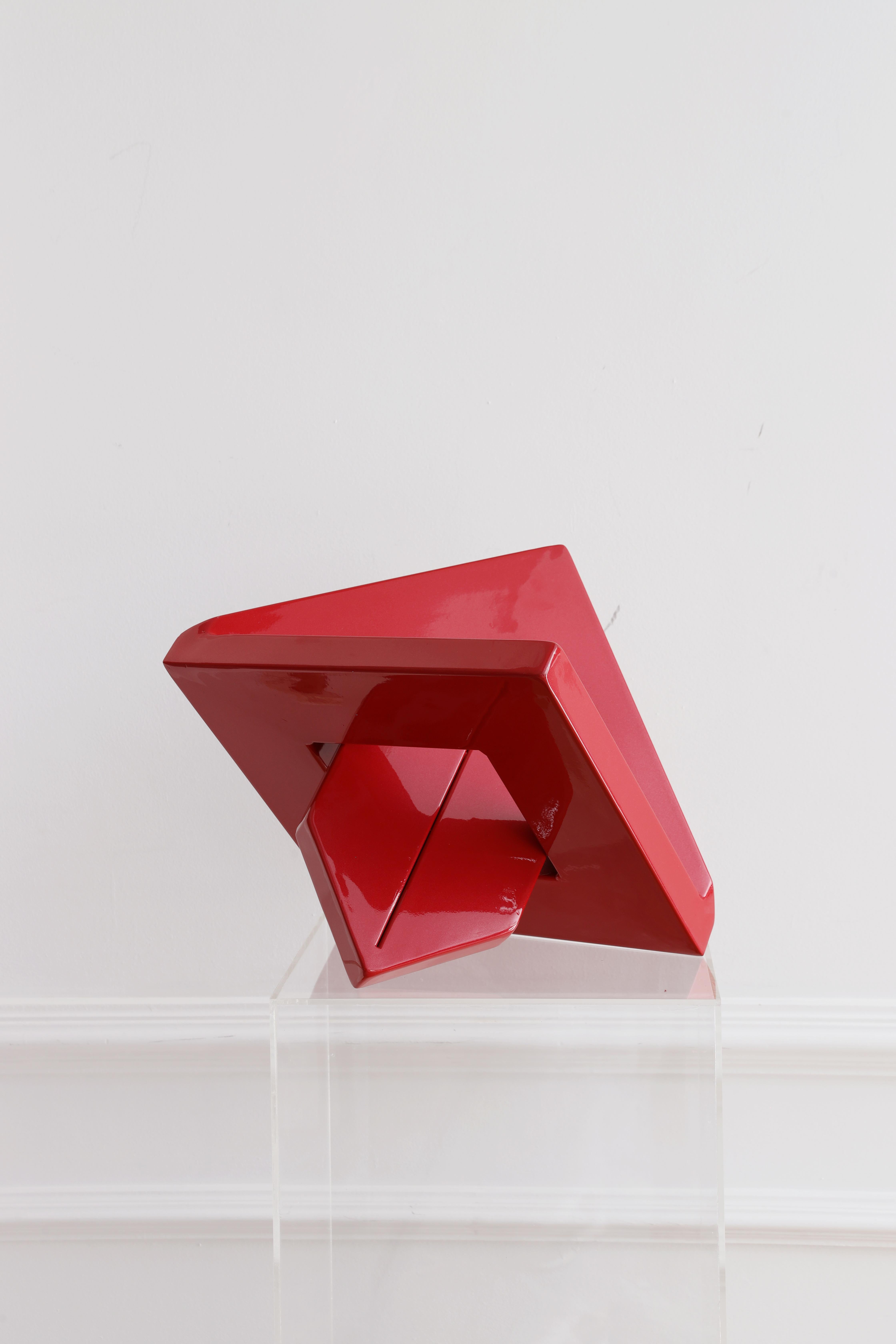 The arrow Small Decoration Red Metal Sculpture Maite Carranza