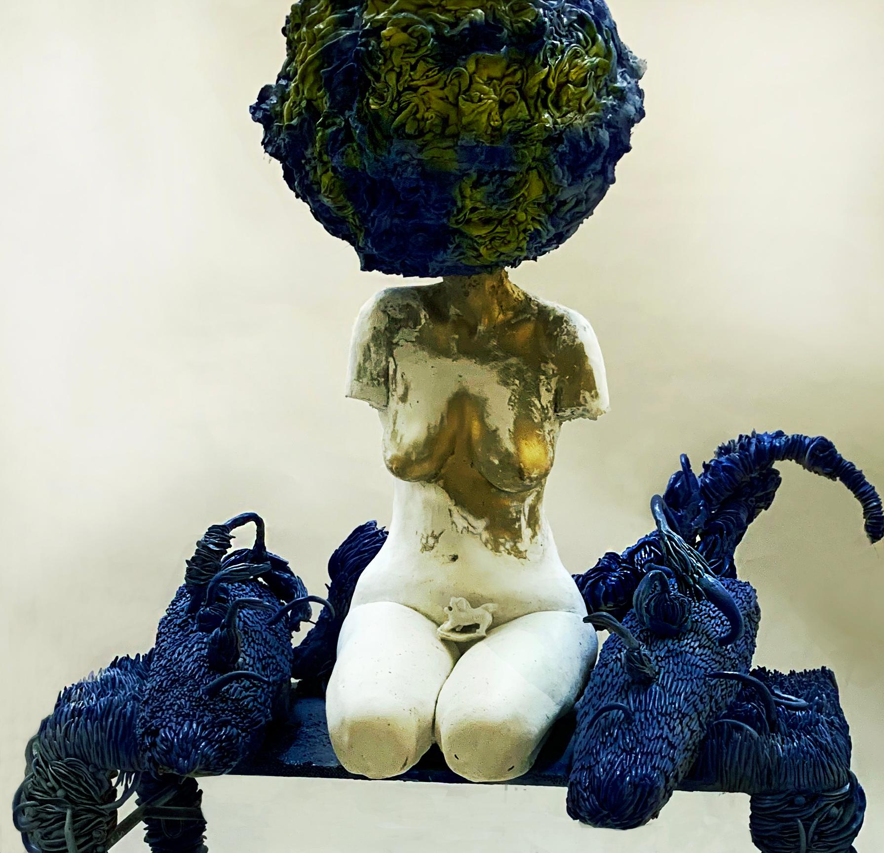 Mutter-Mutter – Sculpture von Kate Lipecky