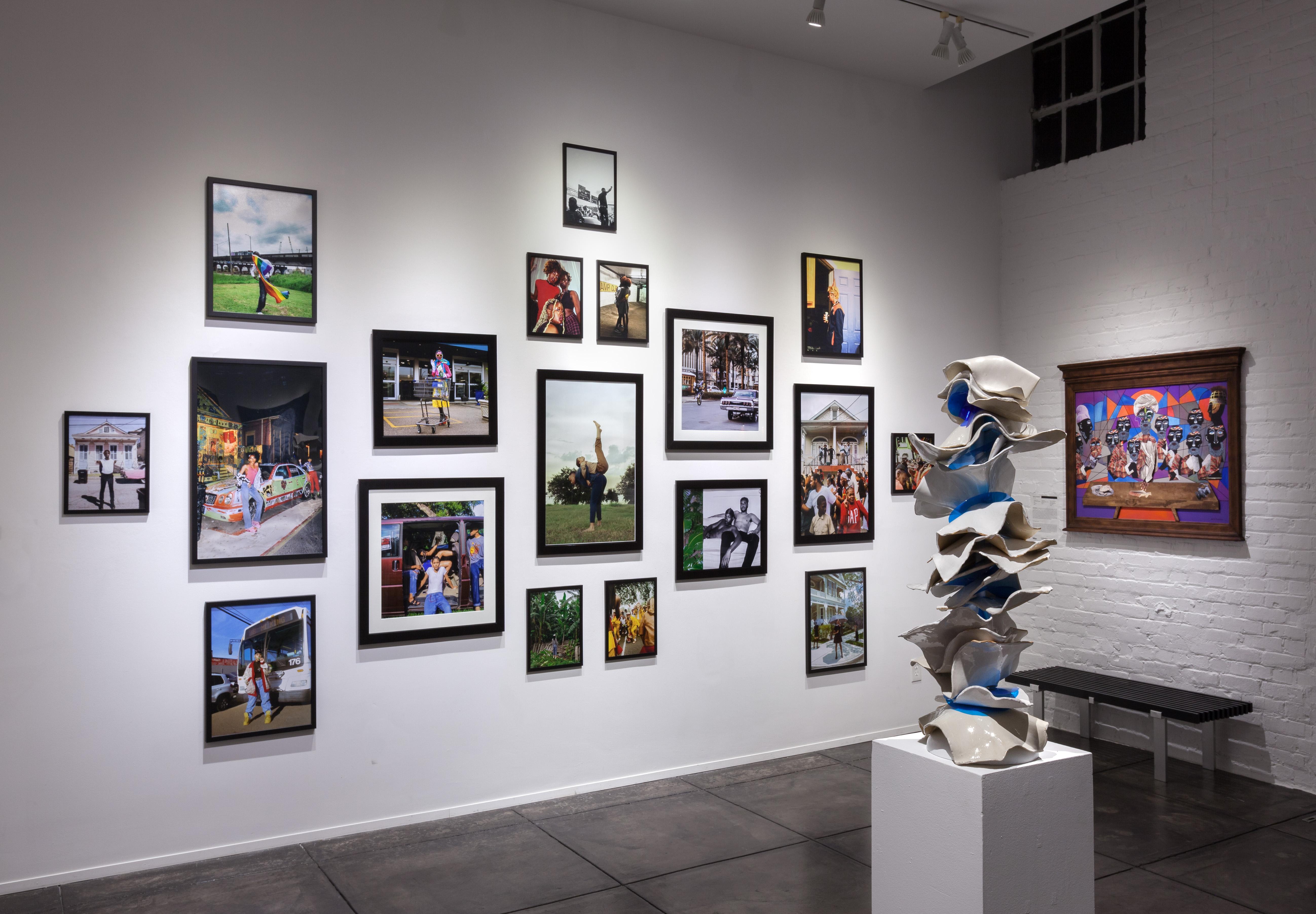 Con cura - Photograph Contemporaneo di Trenity Thomas