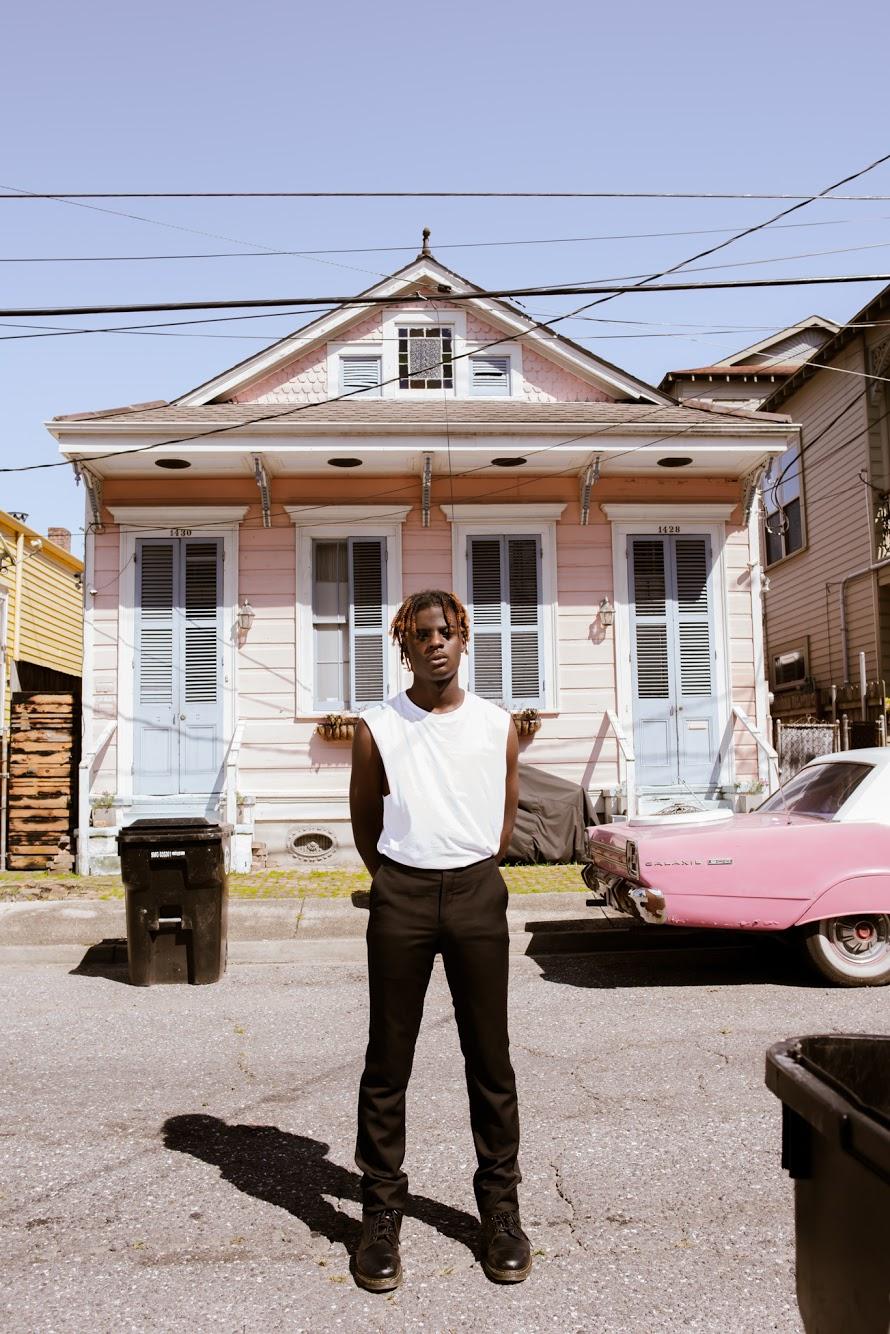 Trenity Thomas Figurative Photograph – Zona