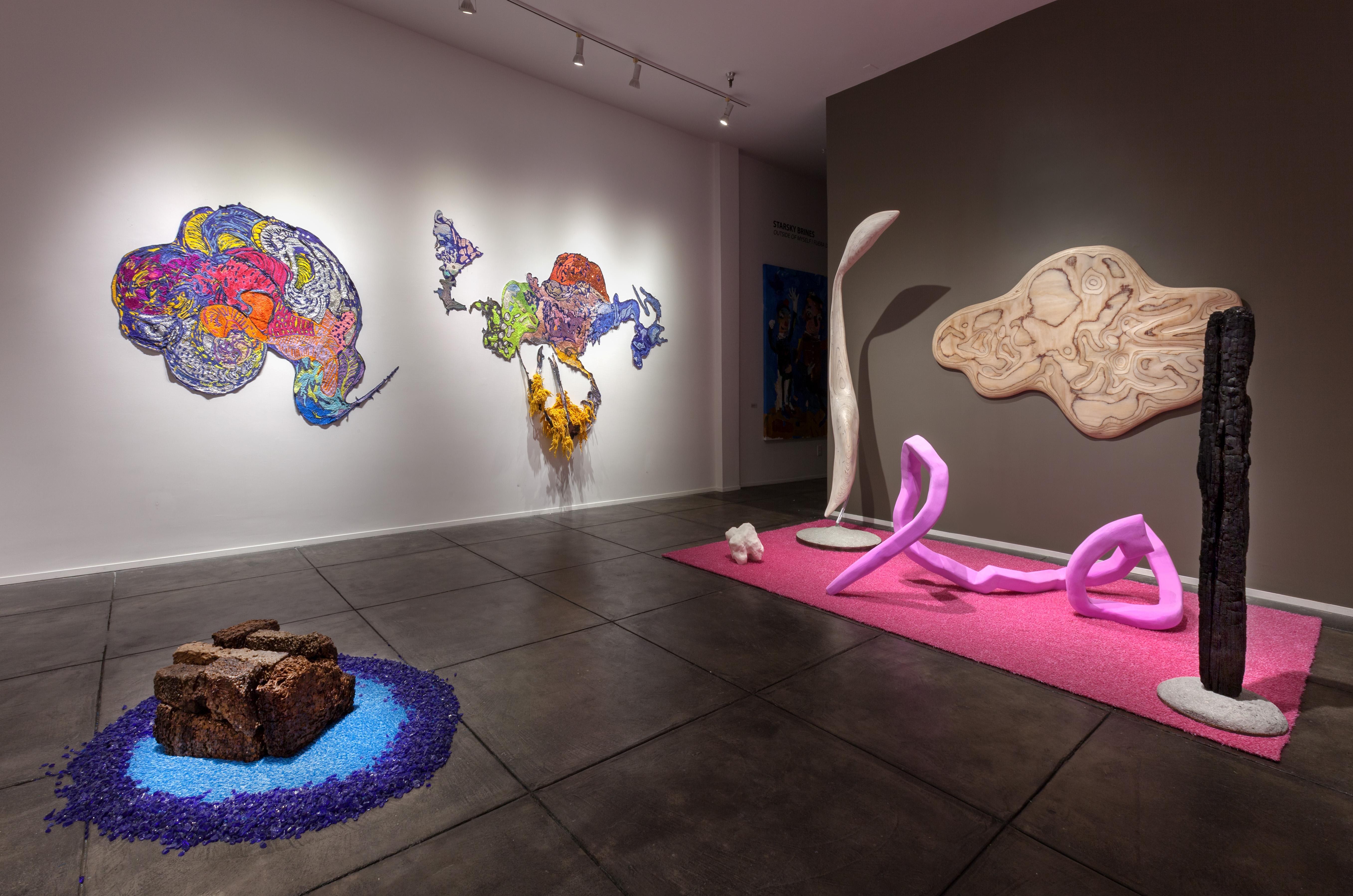 La JONATHAN FERRARA GALLERY est fière d'annoncer Shape-Memory, une exposition solo de nouvelles œuvres textiles et sculpturales de l'artiste Gina Phillips, basée à la Nouvelle-Orléans. Née de sa résidence au Joan Mitchell Center et inspirée par son