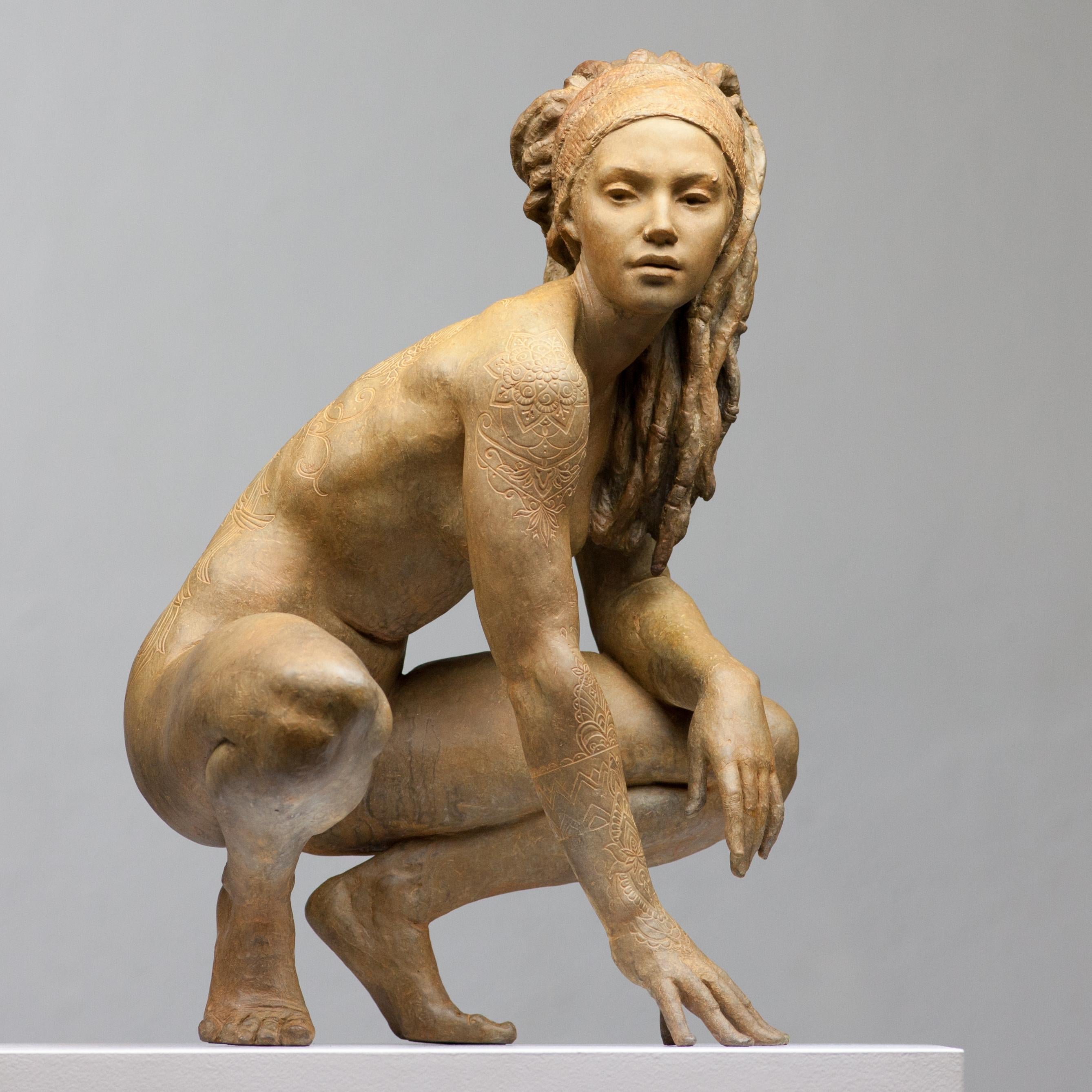 Walking In Beauty - Moderne, 21e siècle, bronze, sculpture figurative - Sculpture de Coderch & Malavia