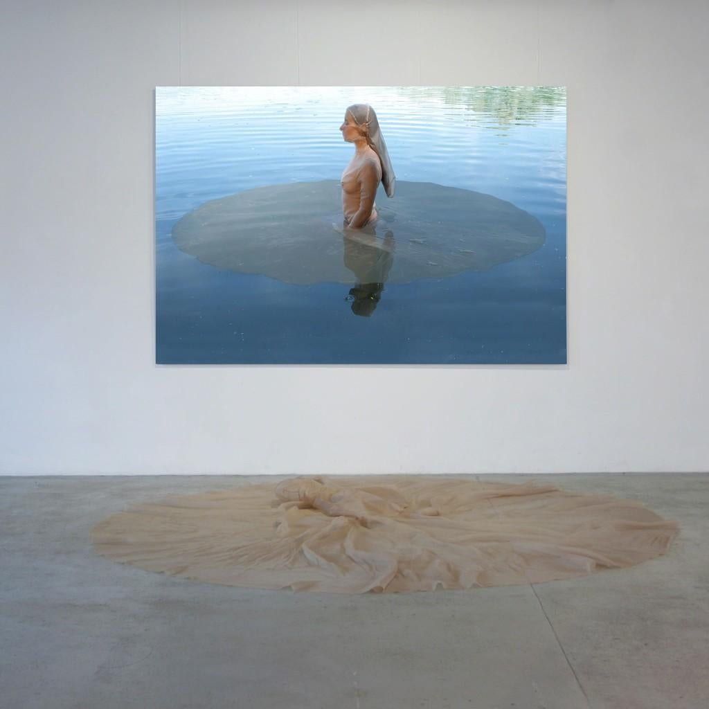 Aufgetaucht, photography, modern, 21st century, Transparent cloth - Photograph by Sheila Furlan