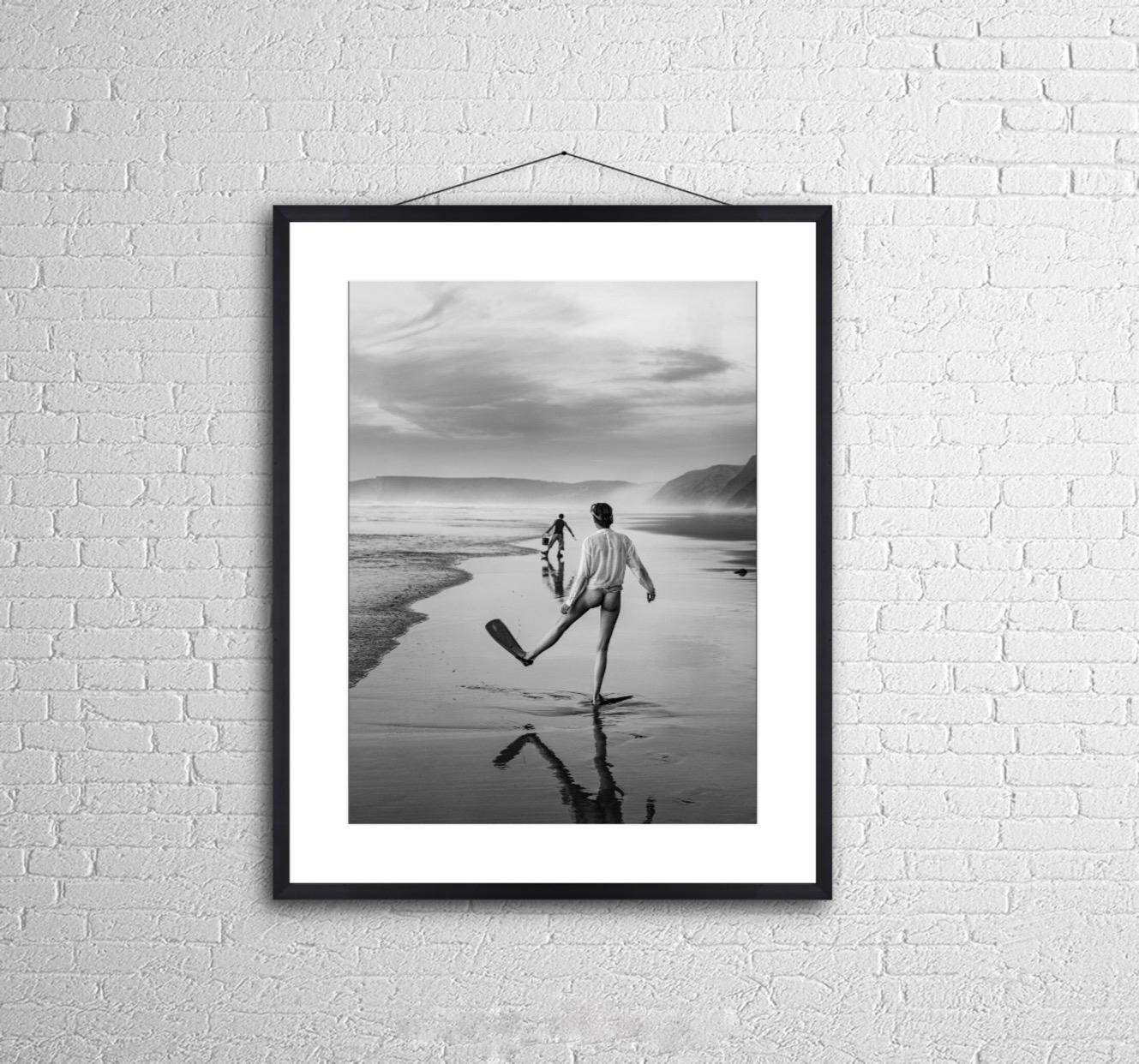 „Fishermans Dance“ Schwarz-Weiß-Fotografie Edition 2/7 von Lukas Dvorak im Angebot 1