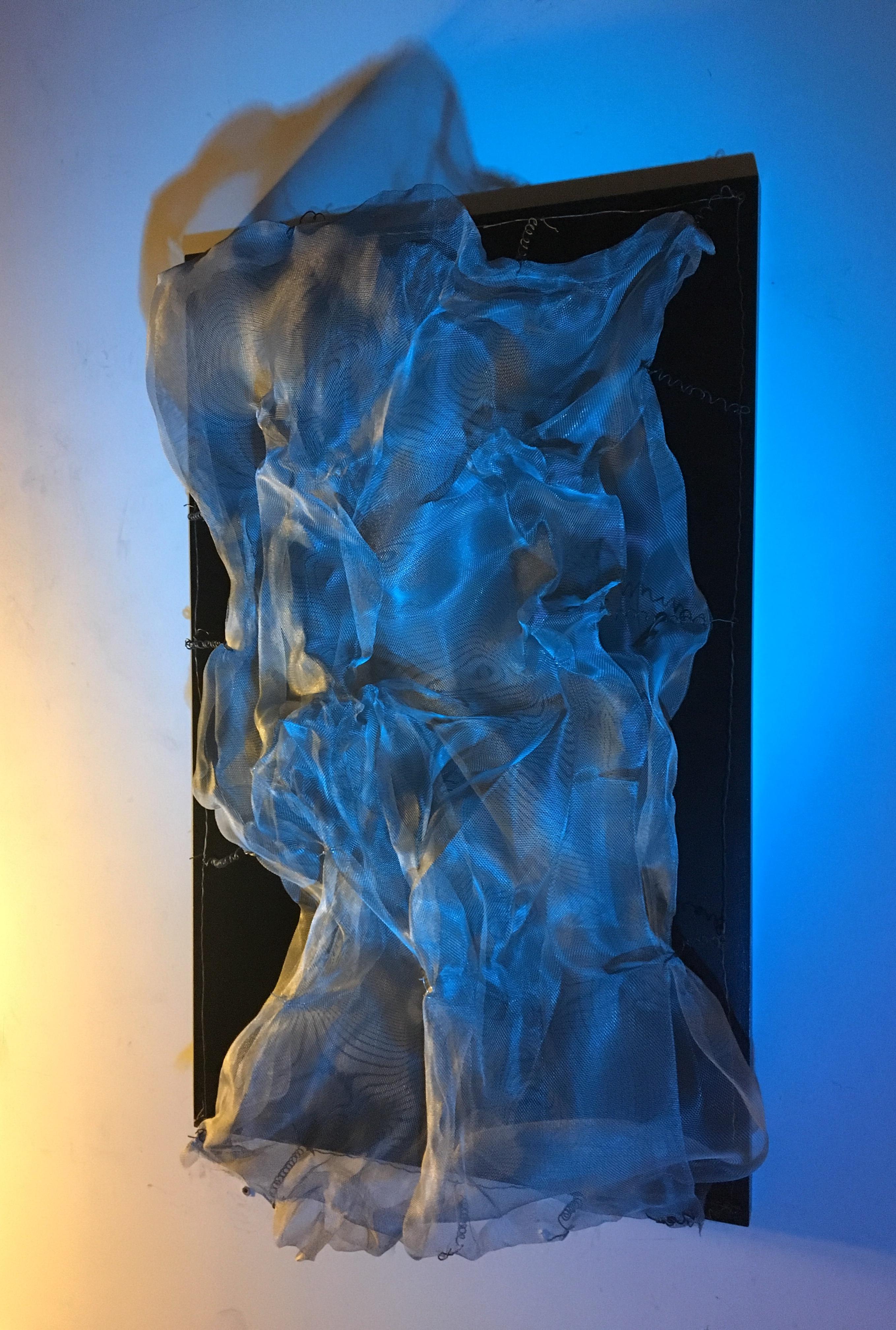 SUPINE WAVES-Skulptur von Melanie Newcombe 3