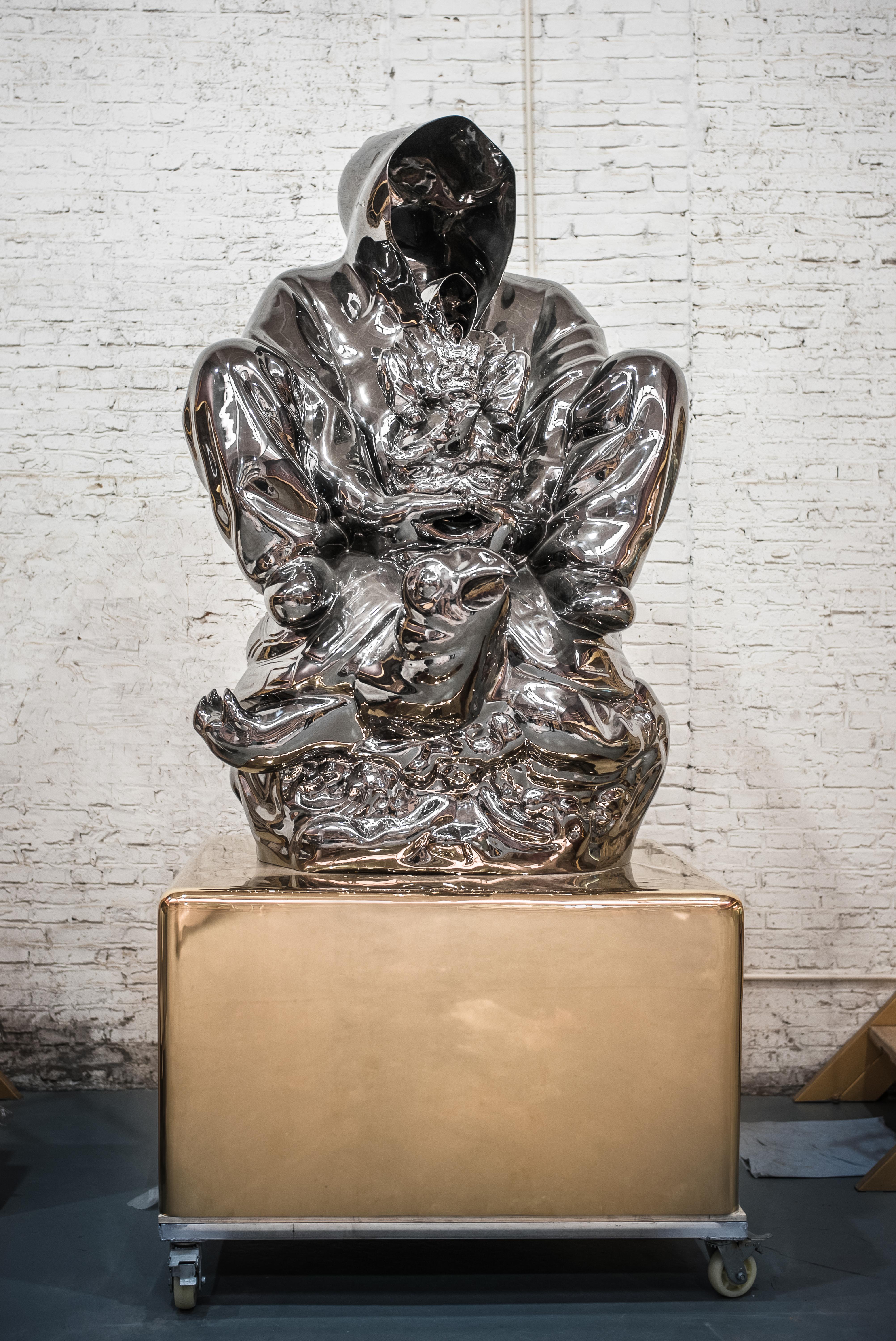 "Pagoda" Stainless steel sculpture Edition of 3 by Huang Yulong
Stainless Steel, Silver Back & Gold Base

276 × 120 × 140 cm

* * * Might need extra preparation time - up to 3 weeks * * * 

ABOUT THE ARTIST
Huang Yulong was born in 1983 in Anhui