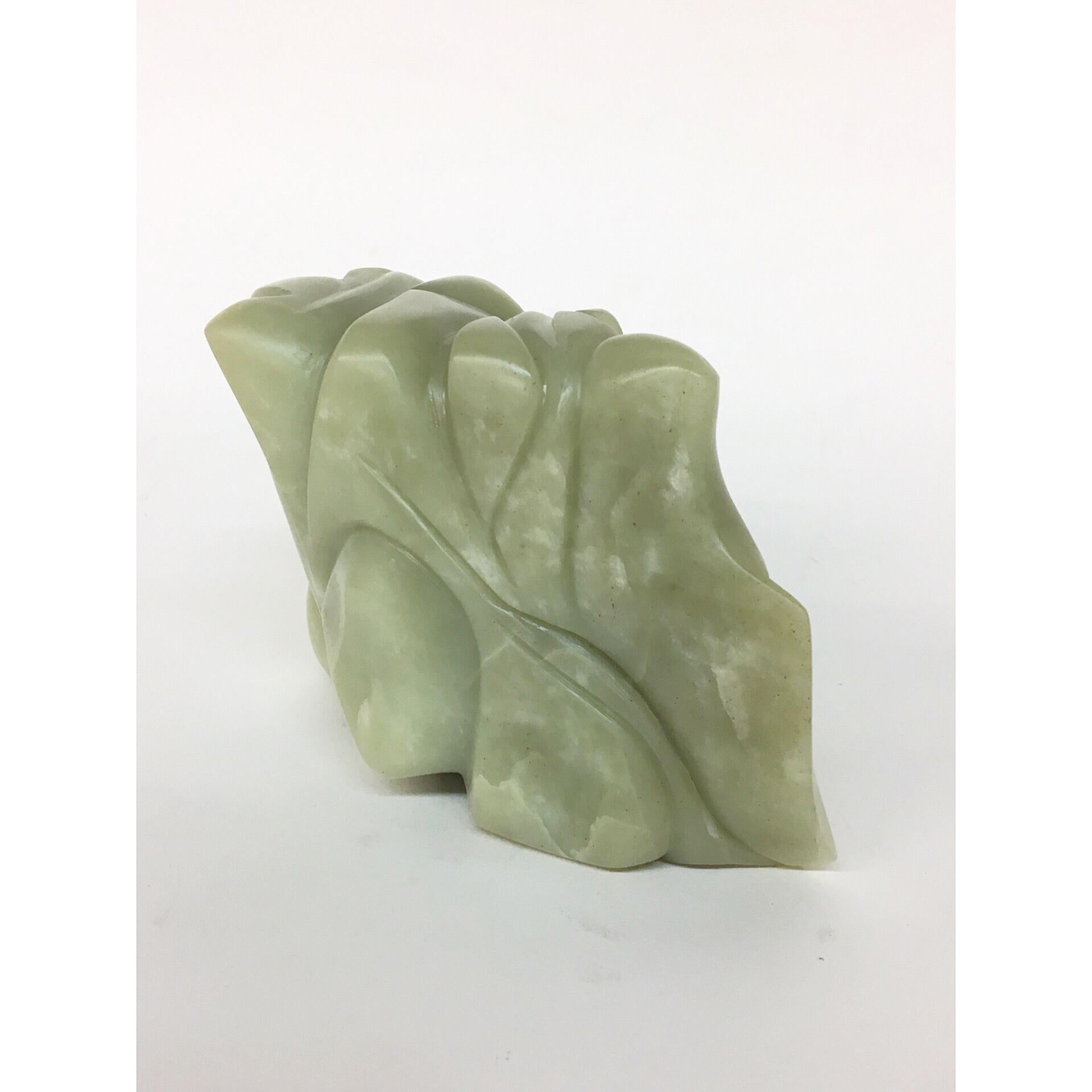 Scultura in pietra ollare TANGLE 6 1/2 × 4 × 3 pollici di Melanie Newcombe

Pietra di alabastro scolpita a mano con o senza base in legno
La pietra d'alabastro è reversibile 

2018

* * * Melanie Newcombe * * *
Melanie Newcombe è una scultrice