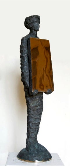 „Holding Mirror“ Bronzeskulptur 38"x8"x7" Zoll von Sarkis Tossonian						