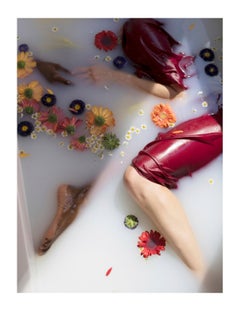 "MW Untitled 2" Fotografia figurativa 40" x 30" in edizione 1/7 di Lika Brutyan