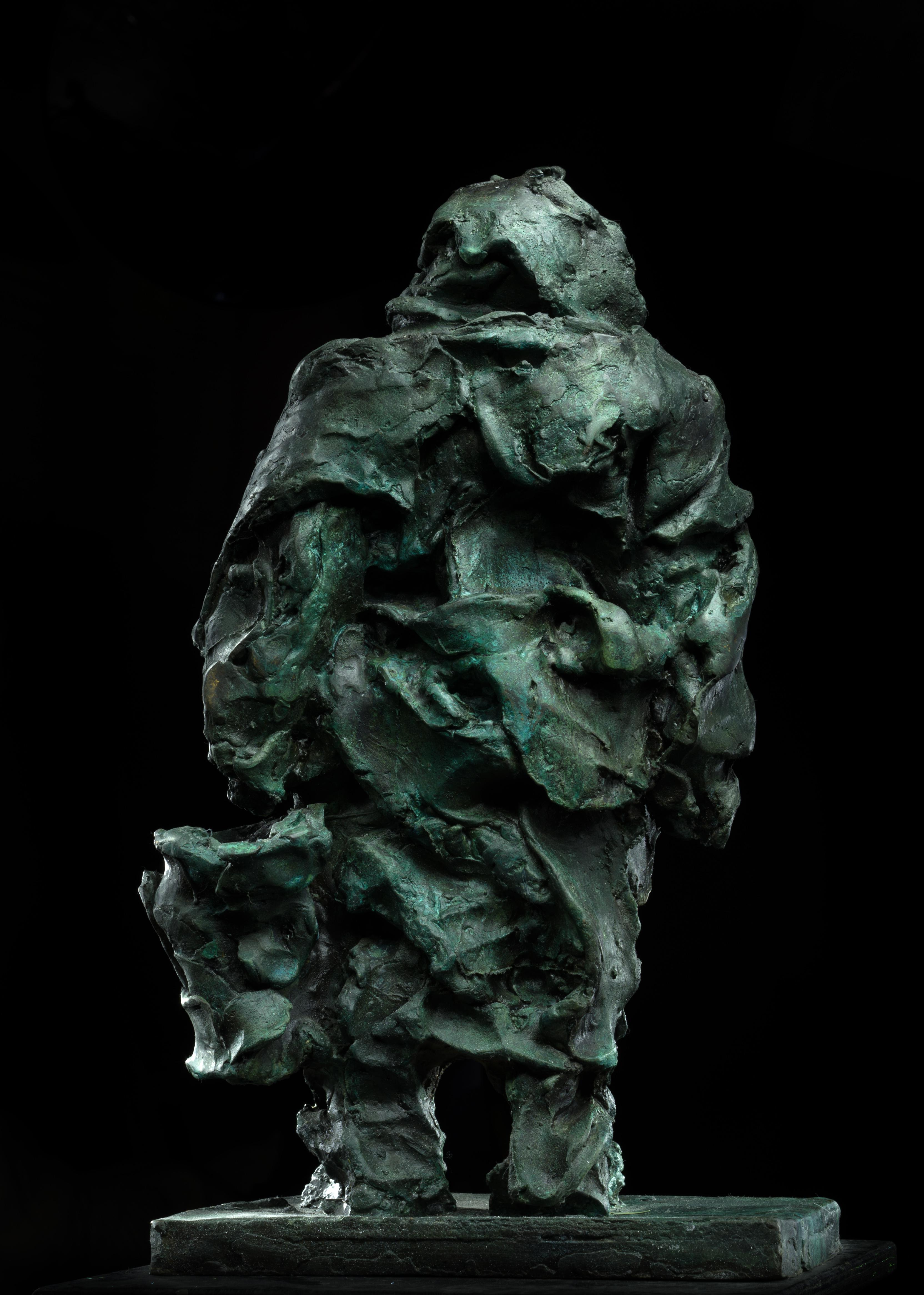 Sculpture contemporaine russe d'Alexander Sviyazov - Granny Shura en vente 2