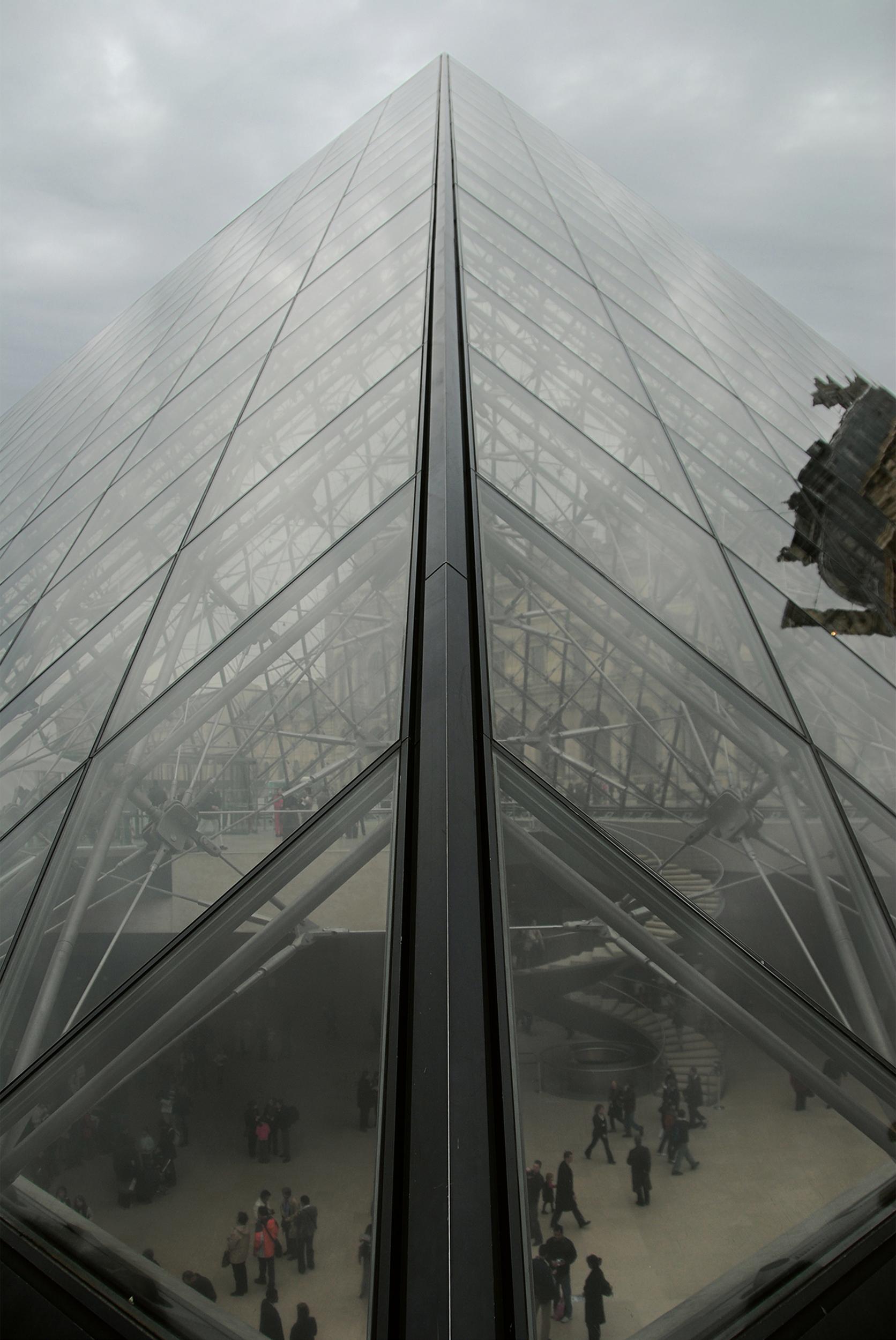 American Contemporary Photo by M.K. Yamaoka - I.M. Pei Pyramide du Louvre