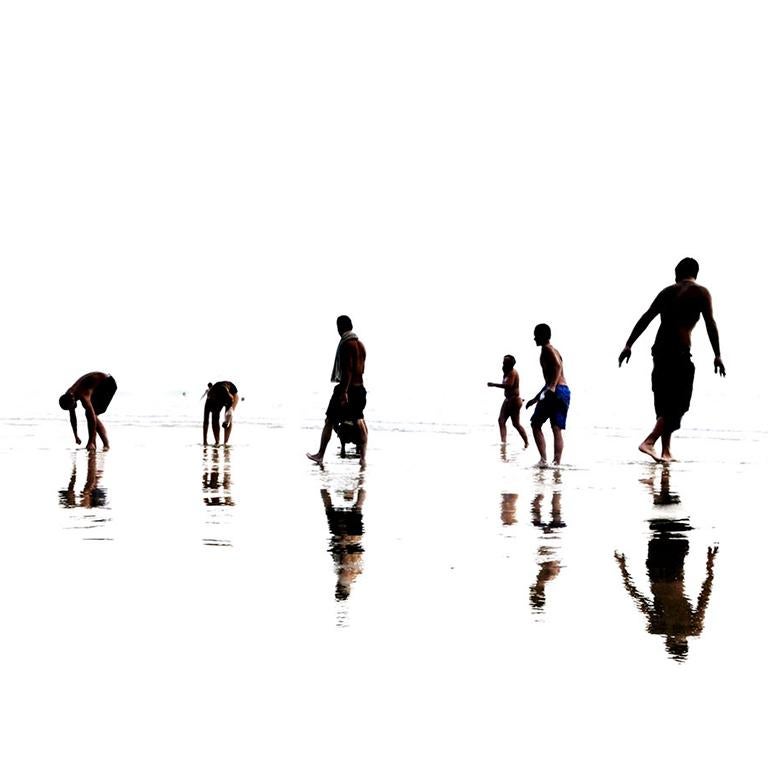 Plage 5 - 21e siècle, contemporain, photographie de paysage de plage - Gris Landscape Print par Marc Harrold