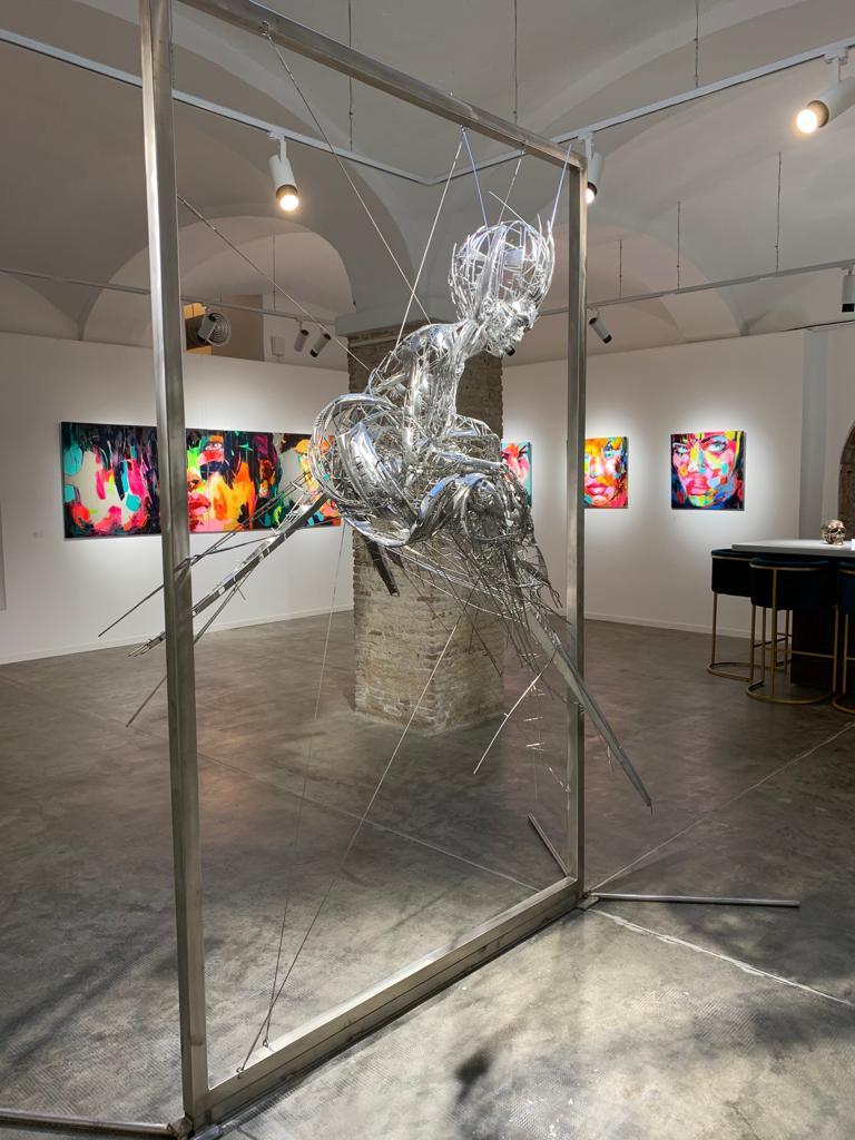 Tribute To Lita Cabellut - 21st Cent, Contemporary, Figurative Sculpture, Steel 3