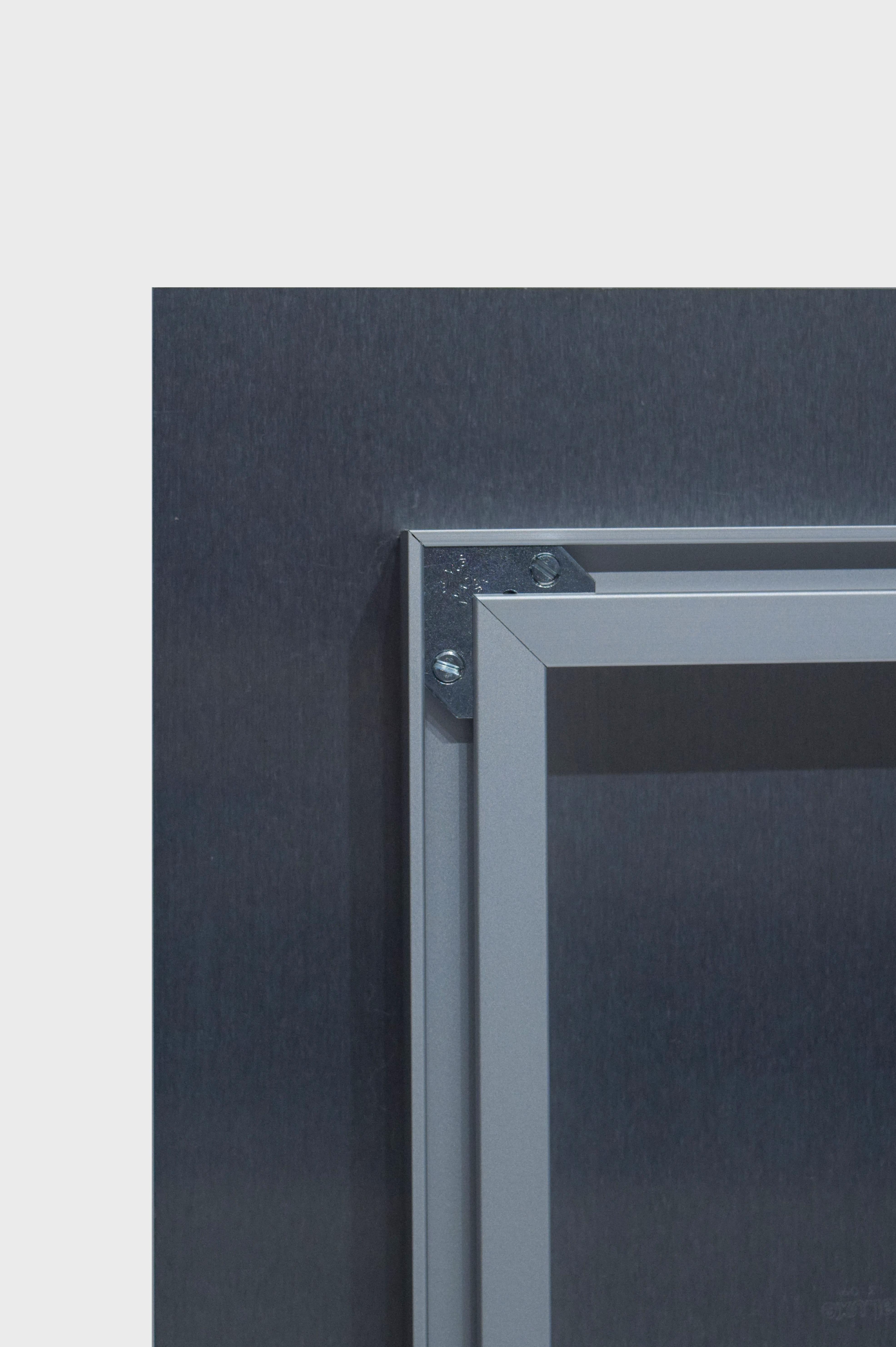 Edition de 50

Les éditions limitées de Françoise Nielly sont disponibles sous forme de tirages pigmentaires sur aluminium : des images haute définition durables et inaltérables avec un effet luminescent doux comme du verre. 

Ils sont disponibles