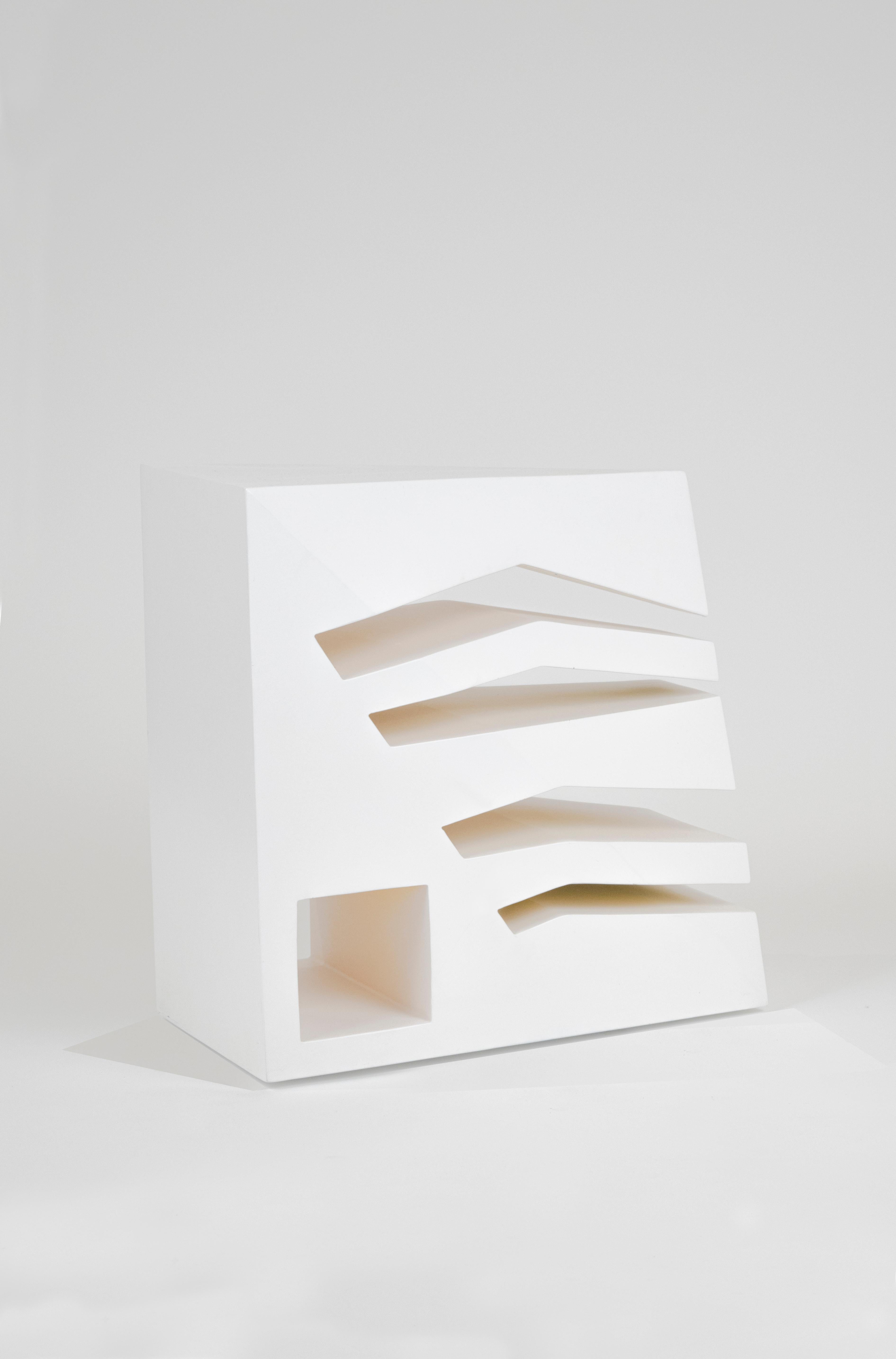 Cuadrado Diagonal - 21° secolo, Arte contemporanea, Scultura astratta, Ferro