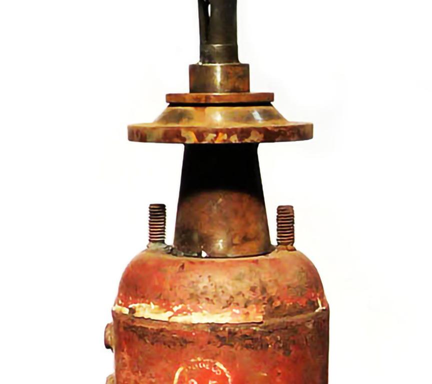Cohete II - Siglo XXI, Escultura contemporánea, Figurativa, Objetos reciclados en venta 1