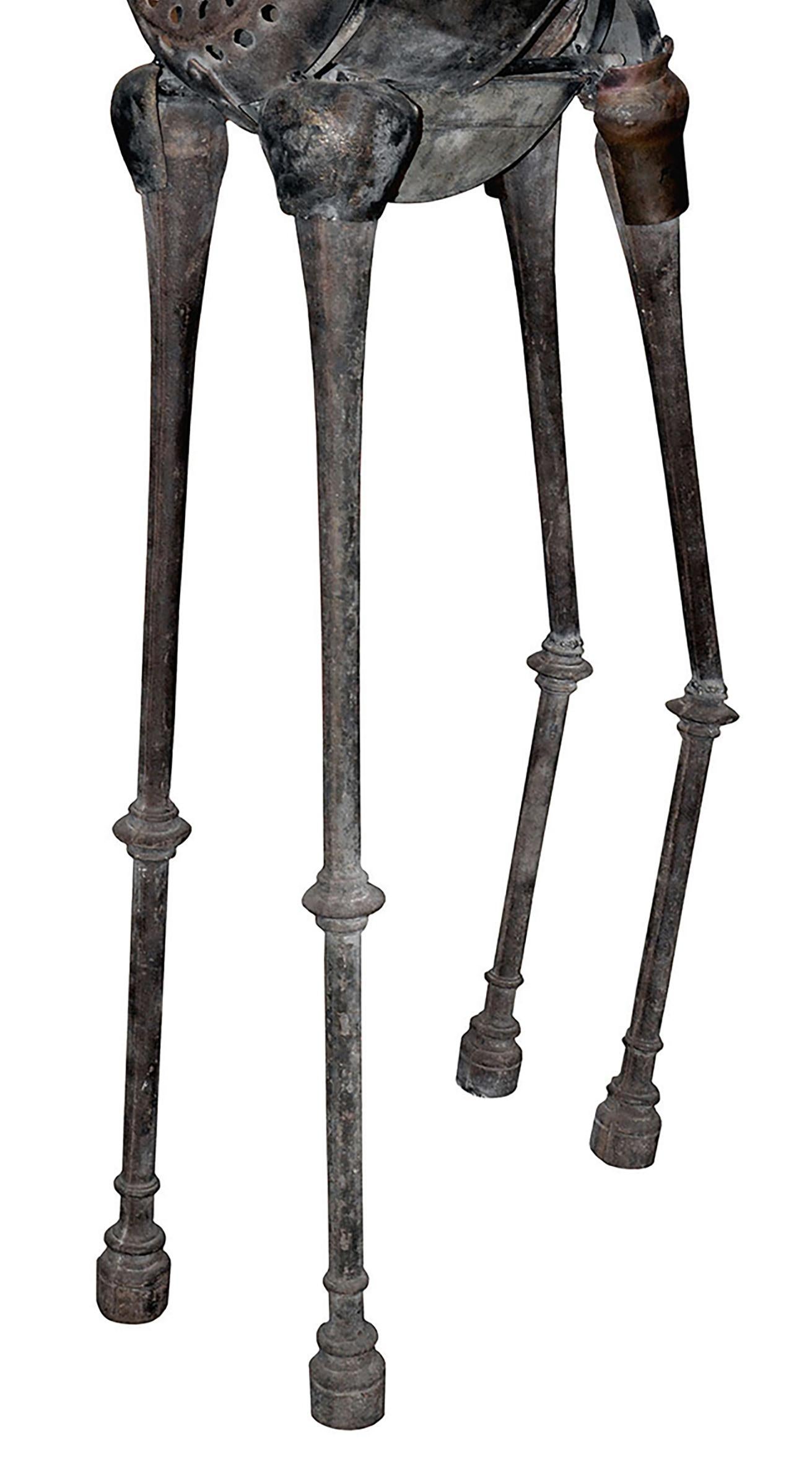 Jirafa – 21. Jahrhundert, Zeitgenössische Skulptur, figürliche, recycelte Objekte im Angebot 1