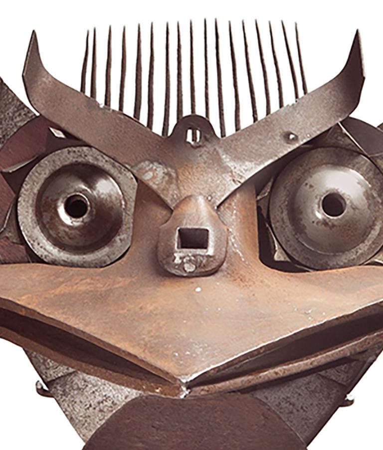 Máscara Ave - Siglo XXI, Escultura Figurativa Contemporánea, Objetos Reciclados - Sculpture de Miquel Aparici