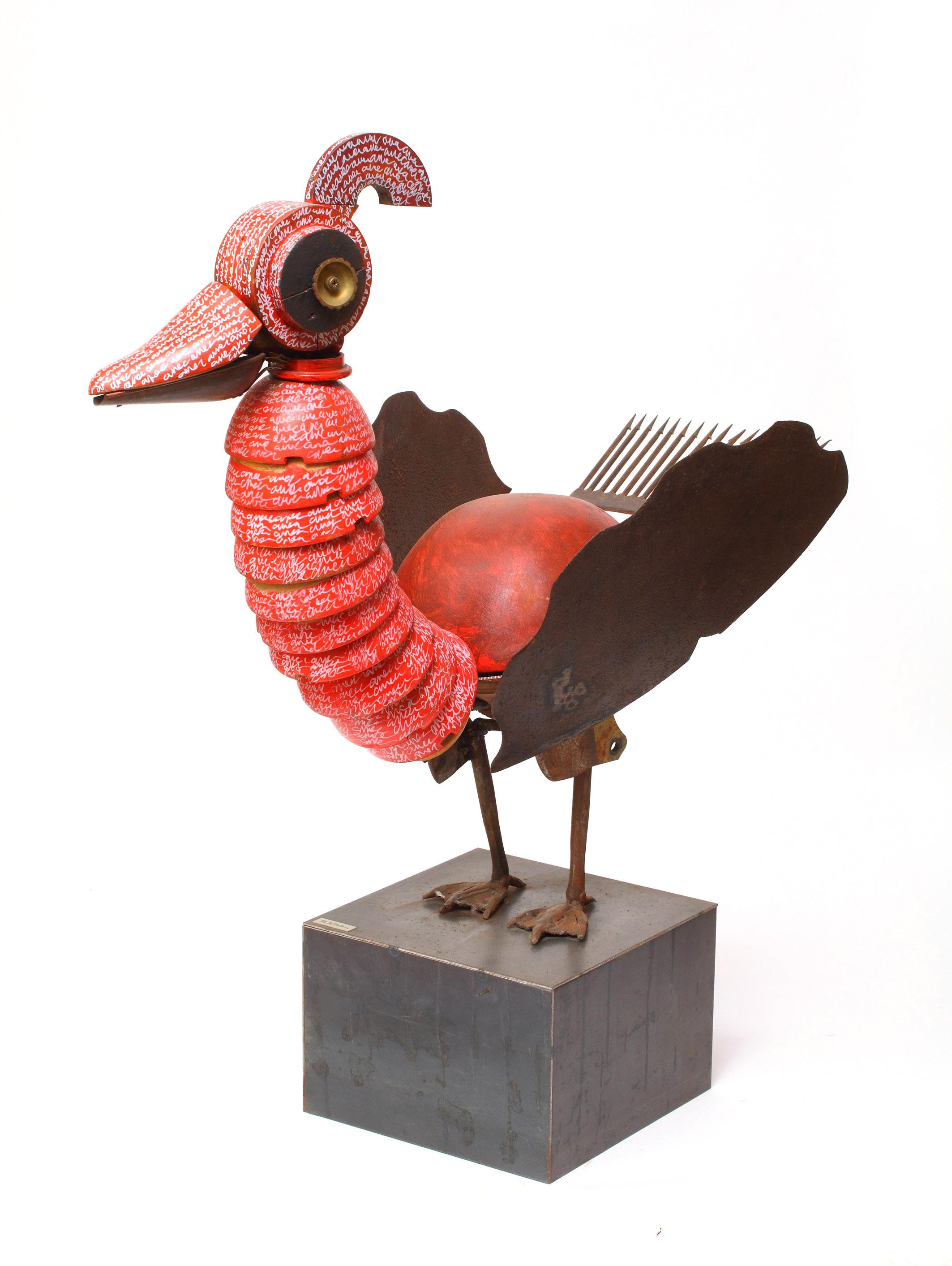 Miquel Aparici Figurative Sculpture – Zeitgenössische Skulptur des 21. Jahrhunderts, figurative, recycelte Objekte, Pjaro Chino