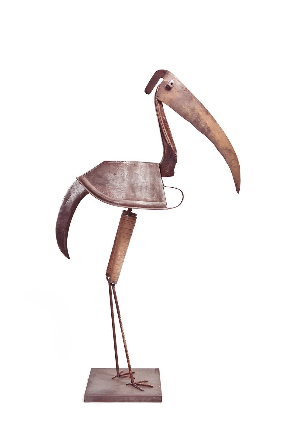 Figurative Sculpture Miquel Aparici - Pájaro De Bronce - 21e siècle, Sculpture contemporaine, Figurative, Oiseau de bronze