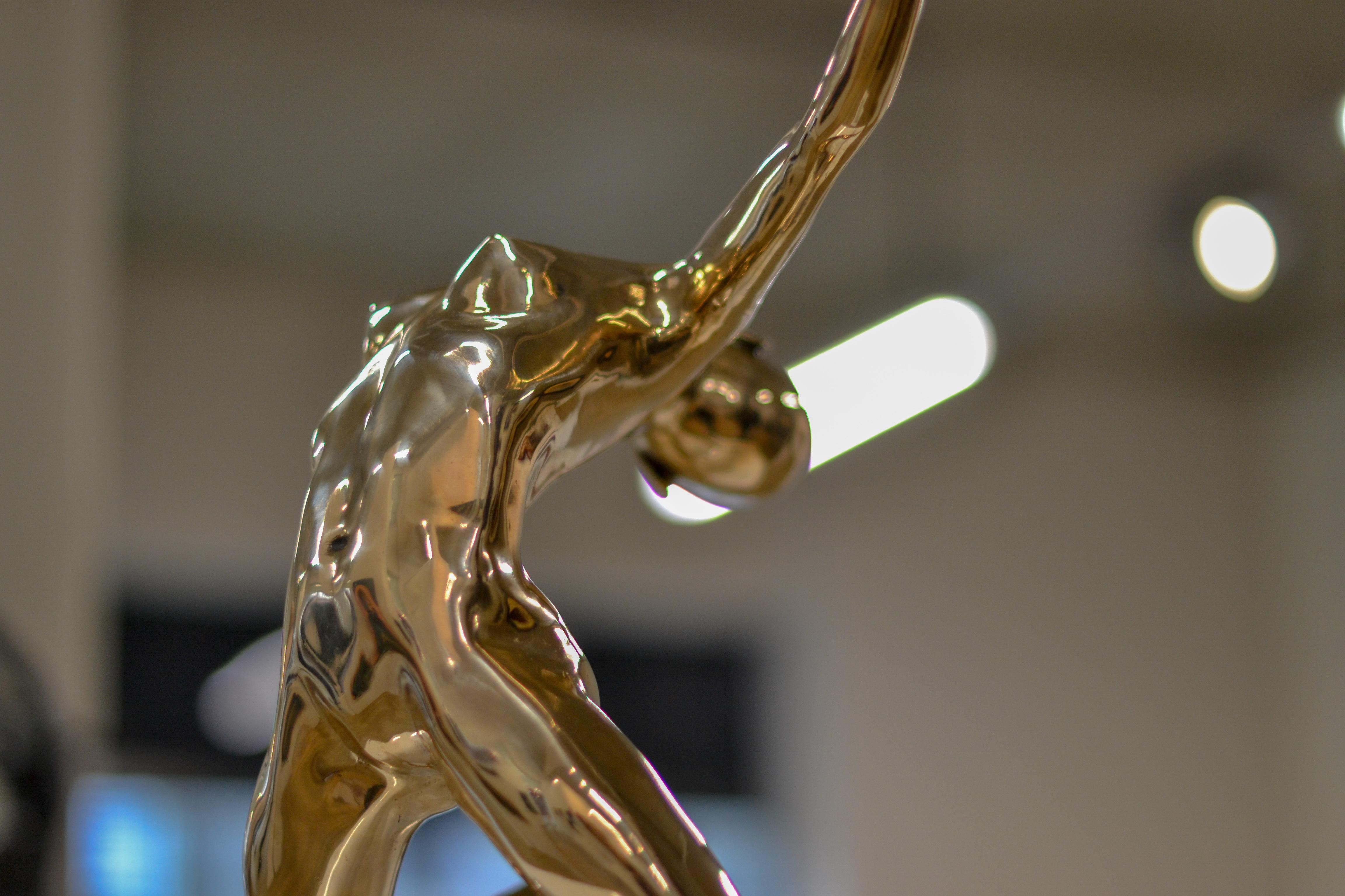 Open Arms - Scultura contemporanea di donna nuda del XXI secolo, bronzo