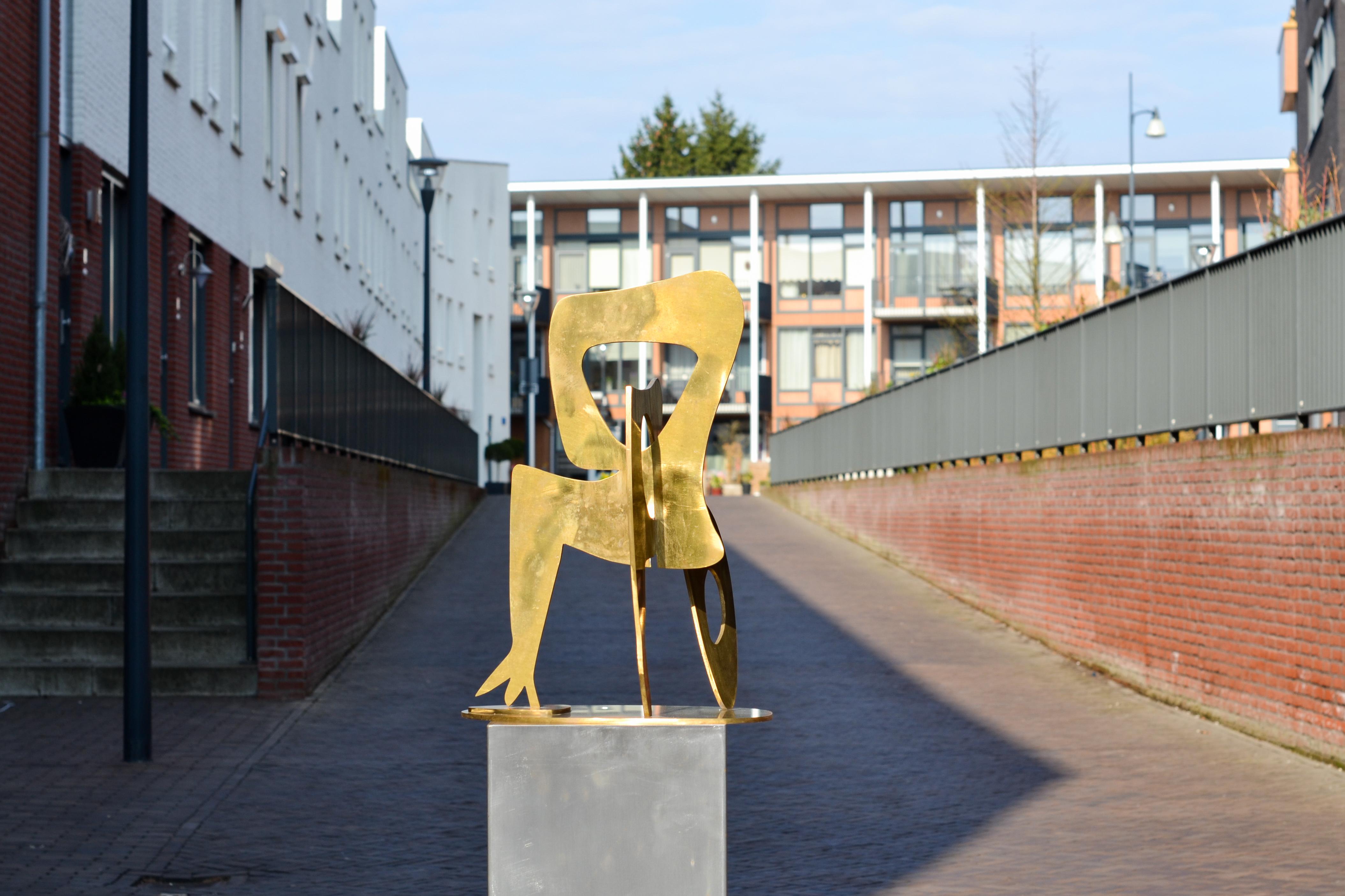 Danseuse - Jan Wils Sculpture abstraite contemporaine du 21e siècle Laiton en vente 2