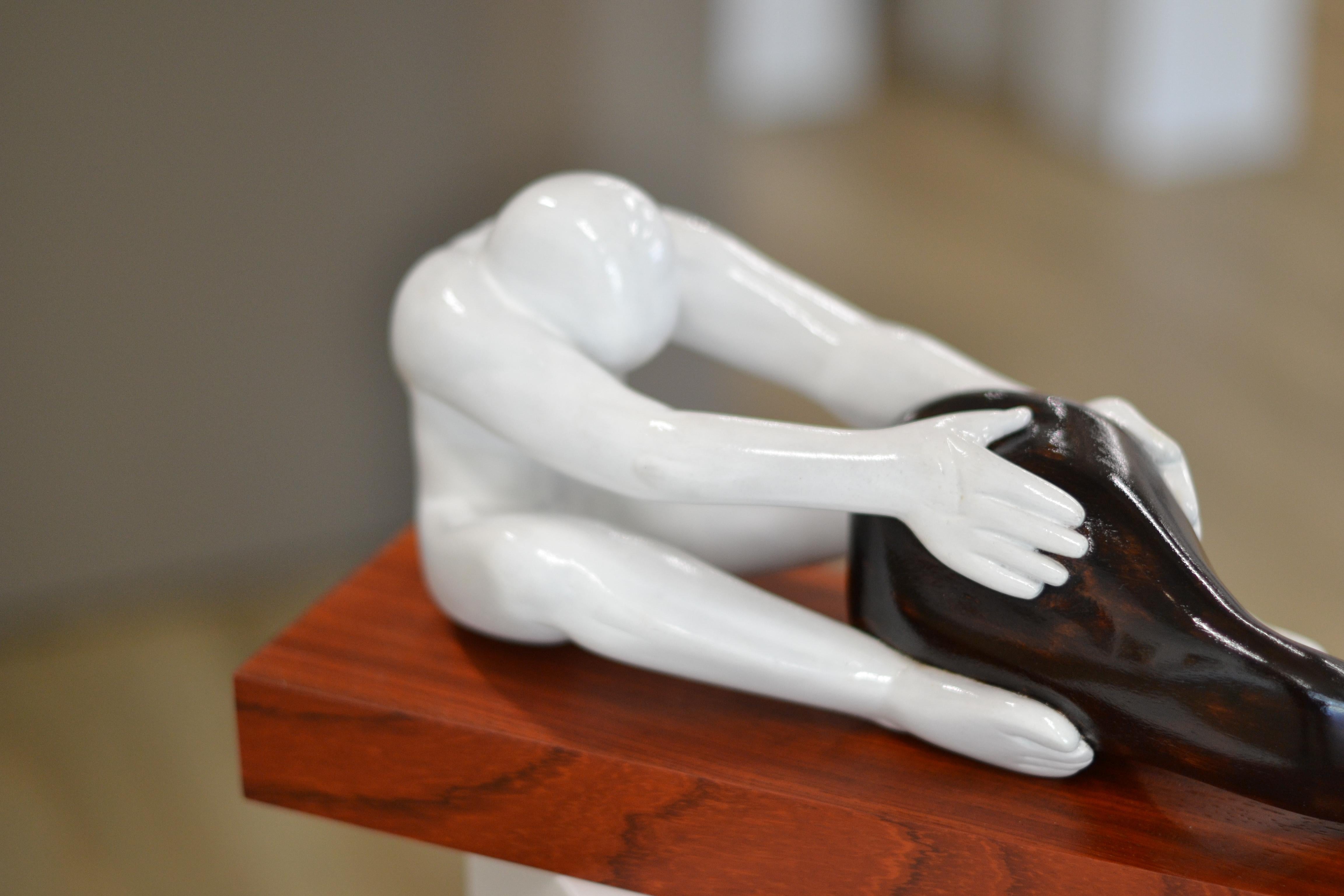 Troubled Identity - Jos de Wit, 21st Century Contemporary Sculpture Nyatoh Wood For Sale 3