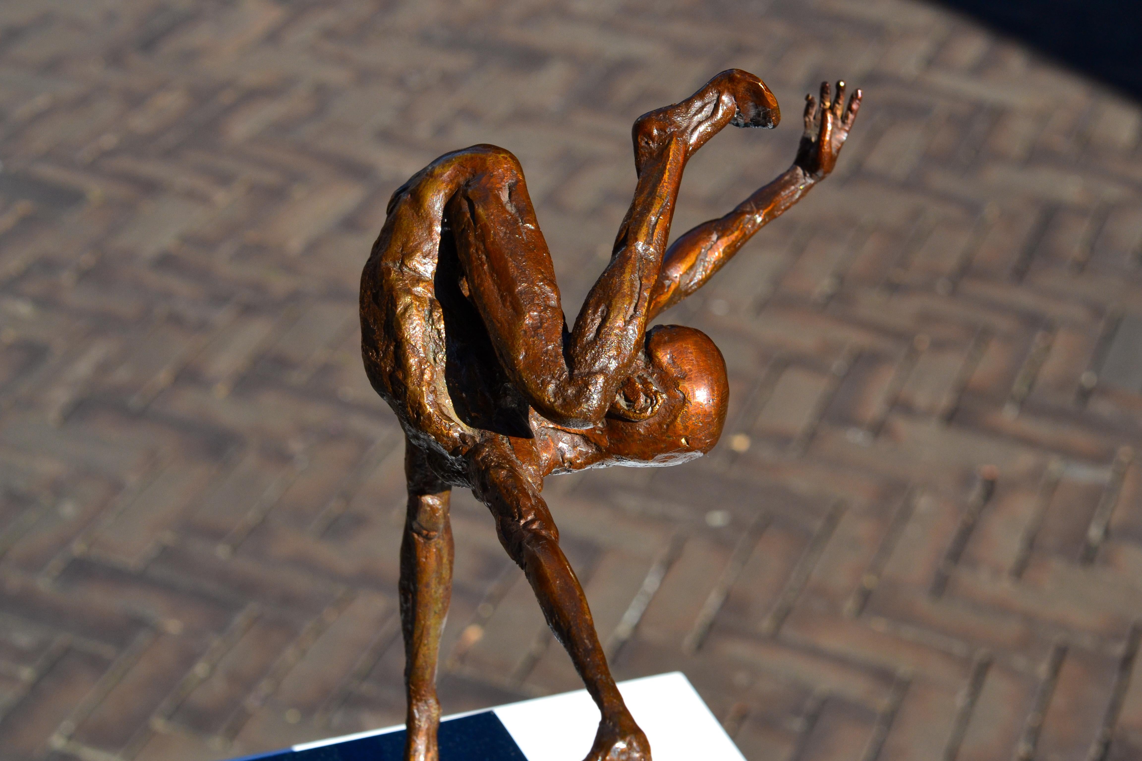 Let's Dance - 21st Century Contemporary Bronze Sculpture by Martijn Soontiens For Sale 7