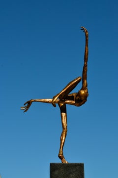 Modern Love - 21st Century Contemporary Bronze Sculpture by Martijn Soontiens