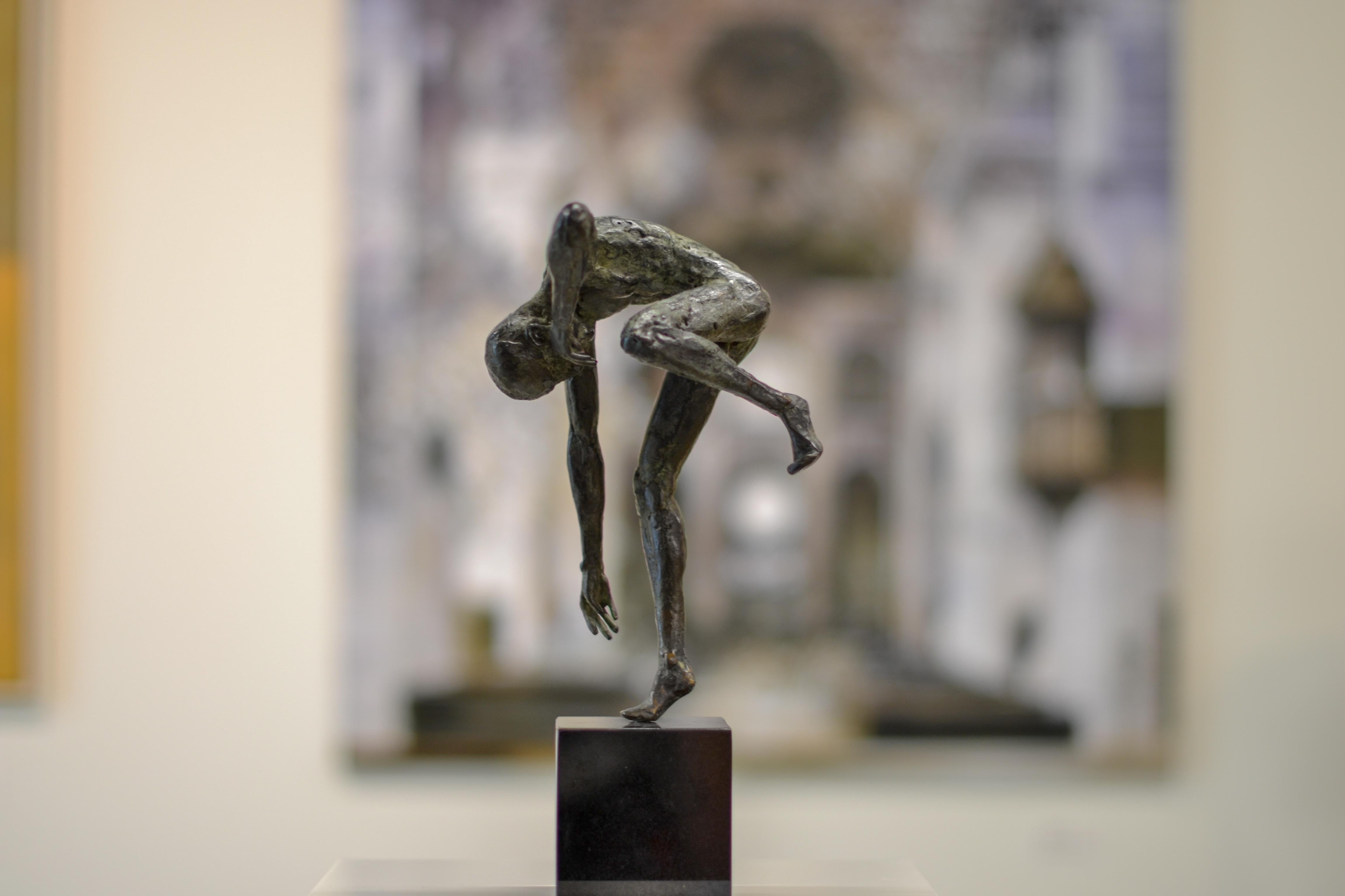 Dancing Free - 21st Century Contemporary Bronze Sculpture by Martijn Soontiens 1