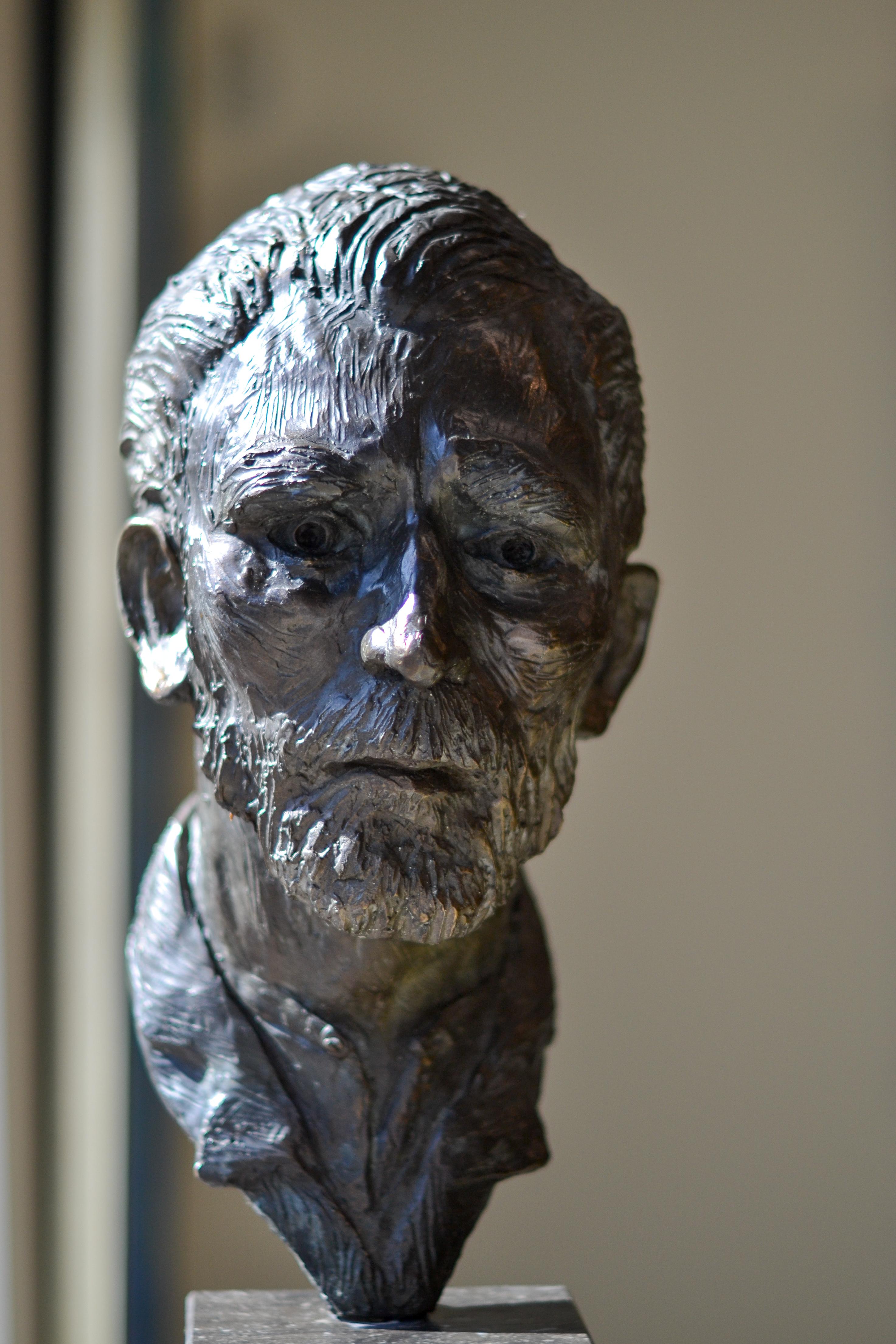 Vincent I - Sculpture by Dutch Artist Romee Kanis, Inspired by Vincent Van Gogh For Sale 1